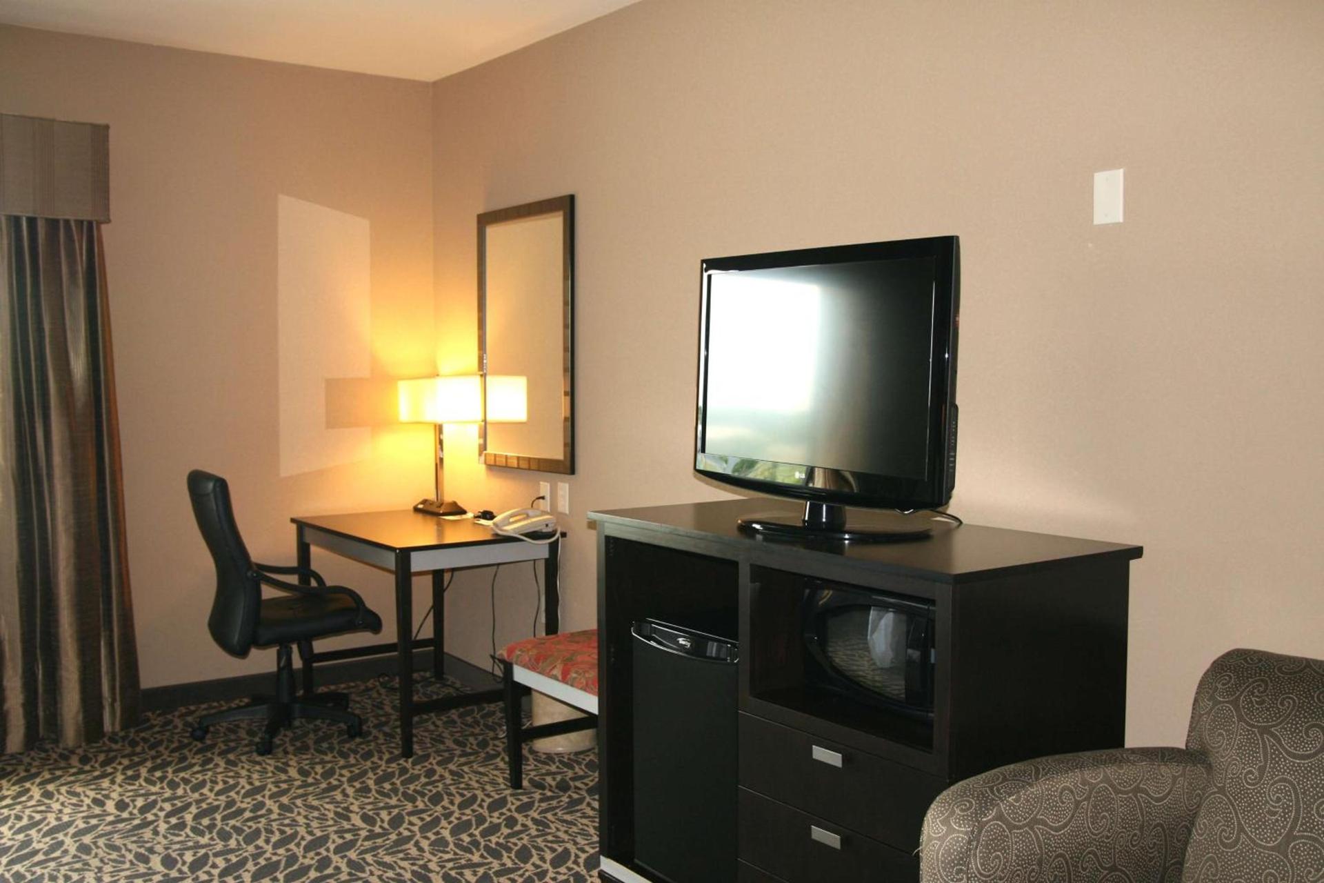 Hampton Inn & Suites Bay City photo 45