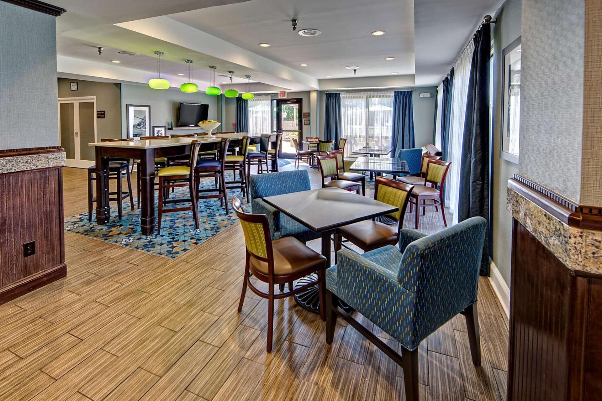 Hampton Inn Laurinburg photo 9