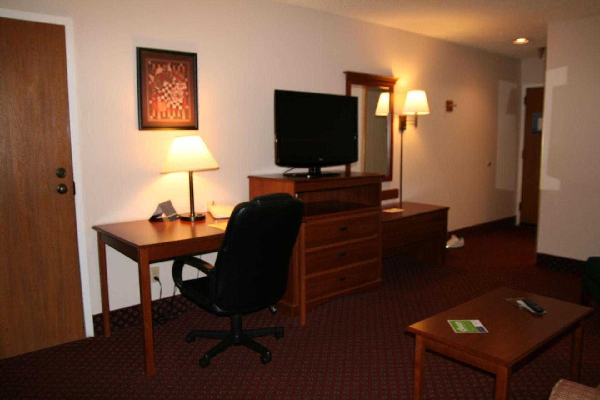 Hampton Inn Laurinburg photo 25