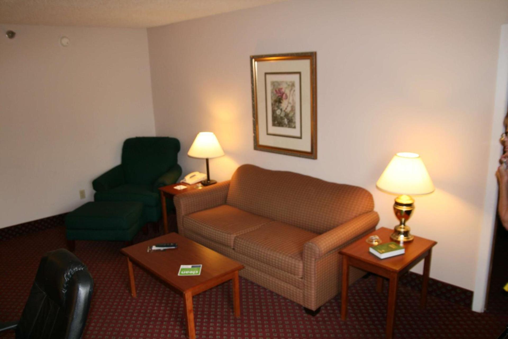 Hampton Inn Laurinburg photo 28