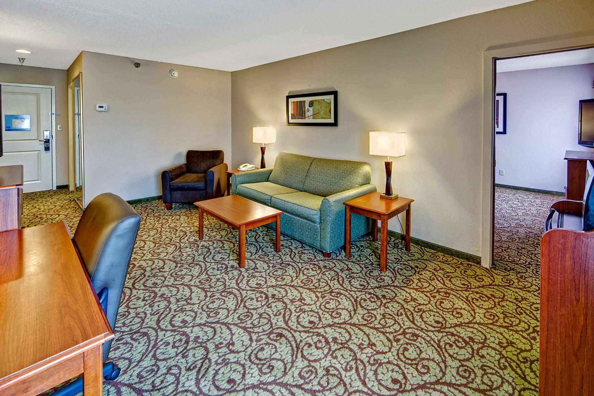 Hampton Inn Laurinburg photo 34