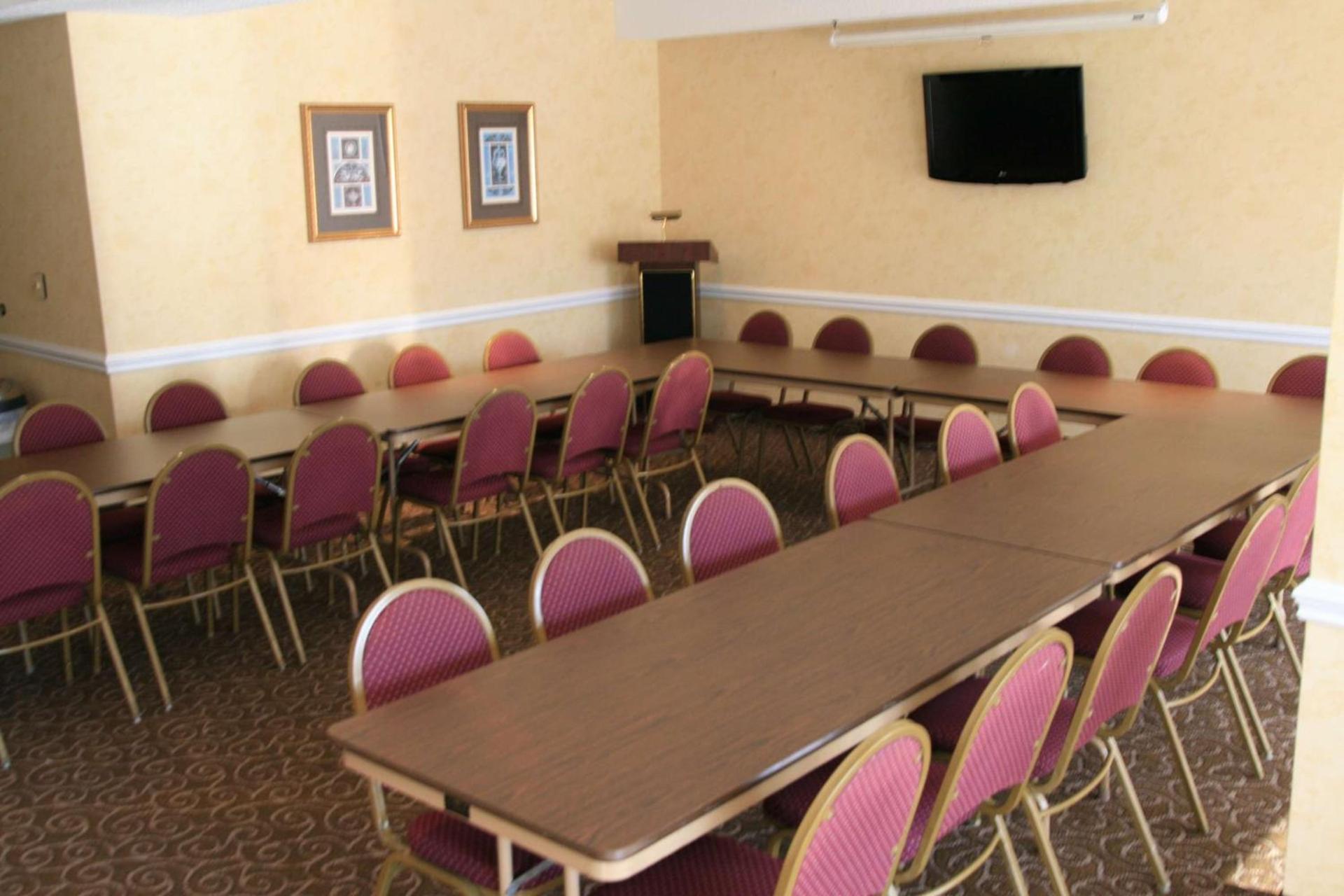 Hampton Inn Laurinburg photo 35