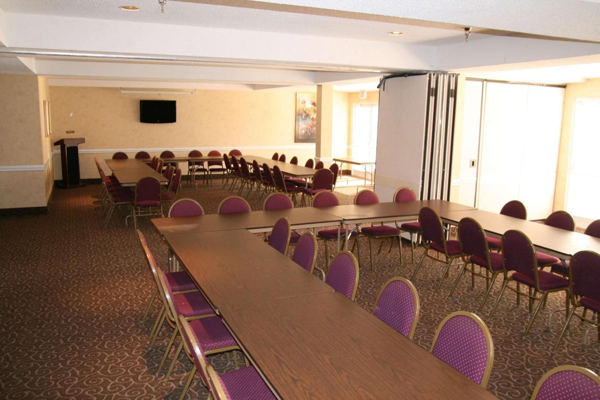 Hampton Inn Laurinburg photo 36