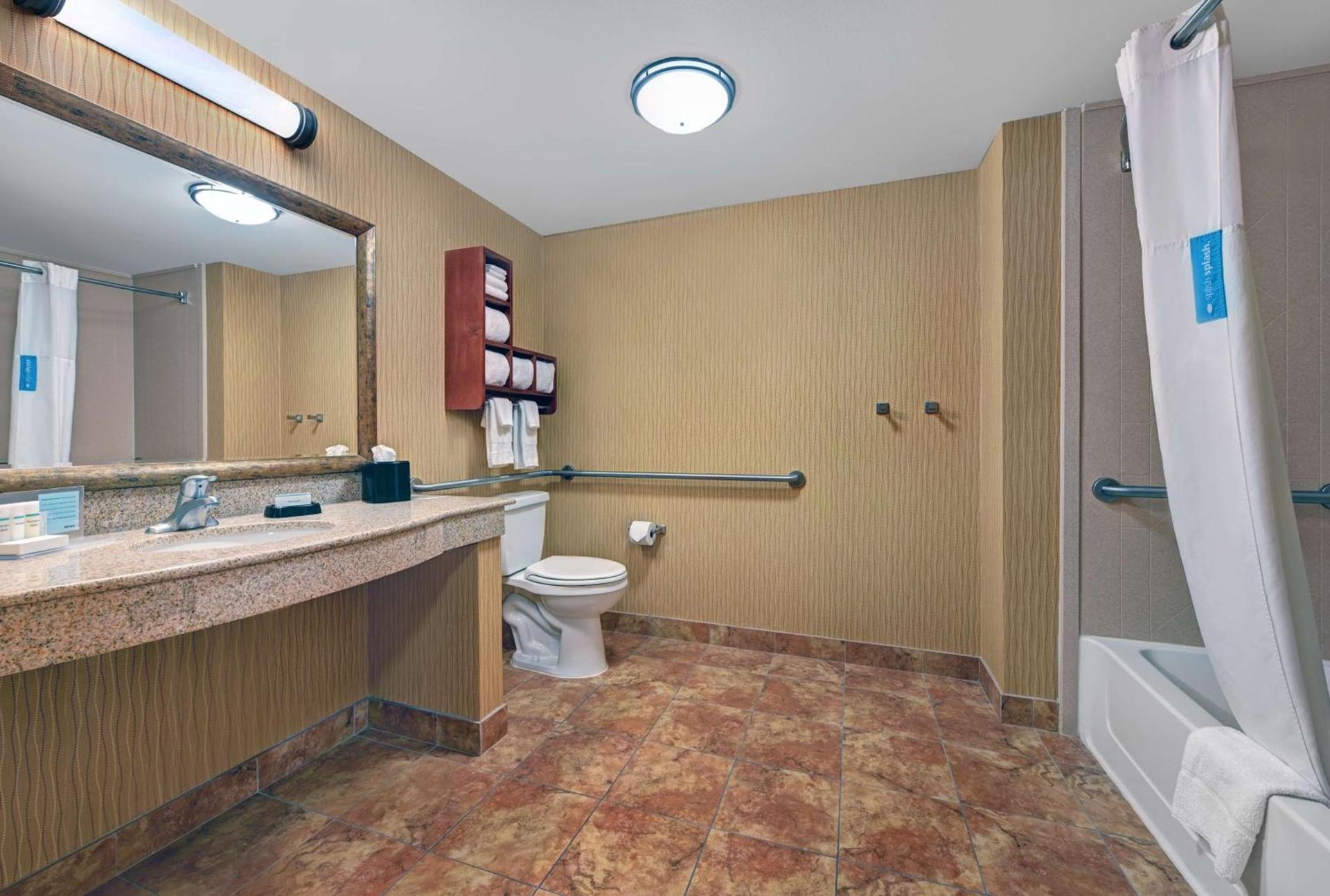 Hampton Inn By Hilton Deming photo 40