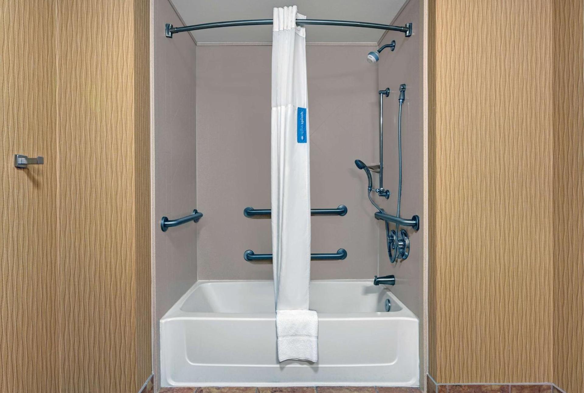 Hampton Inn By Hilton Deming photo 41