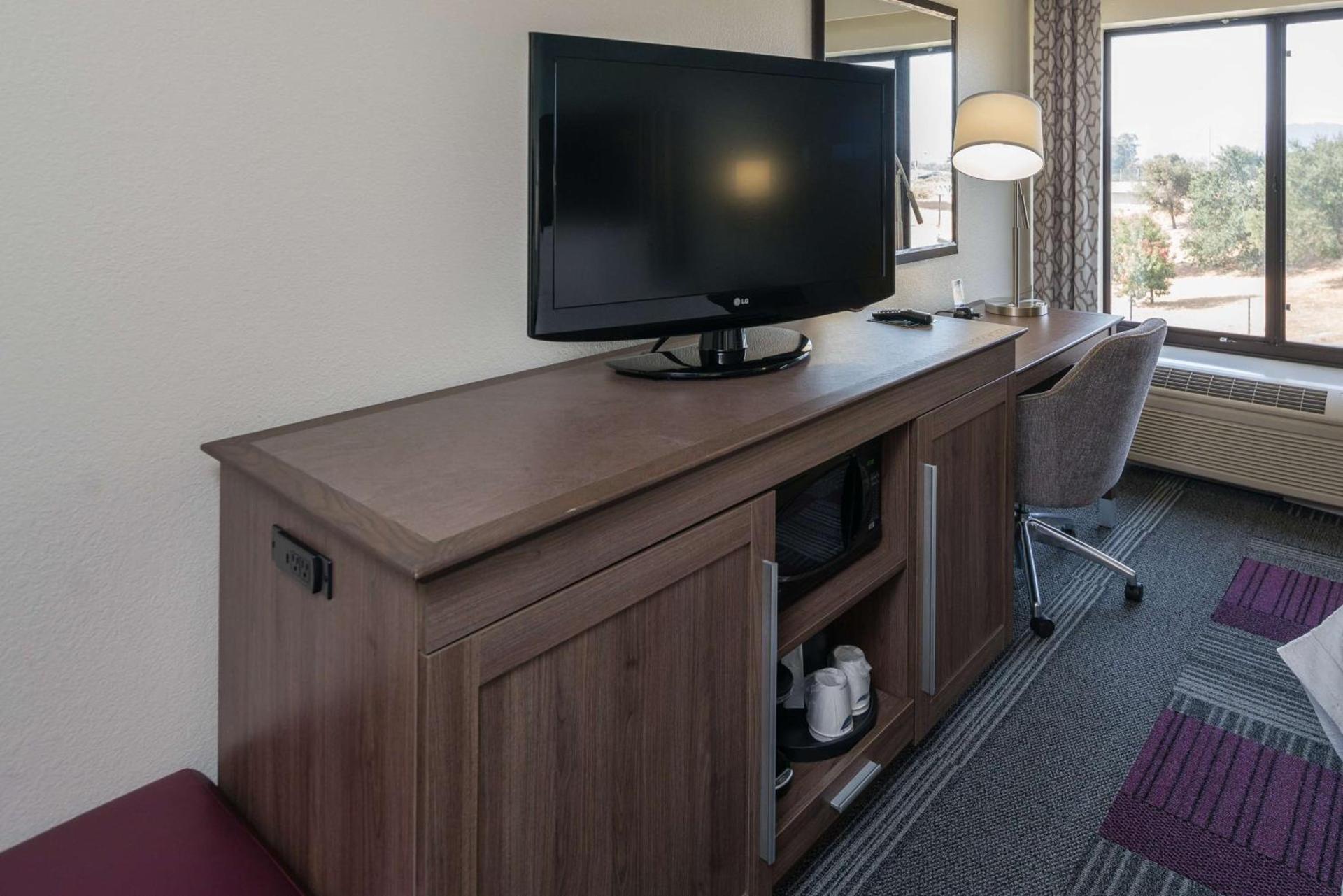 Hampton Inn Livermore photo 37