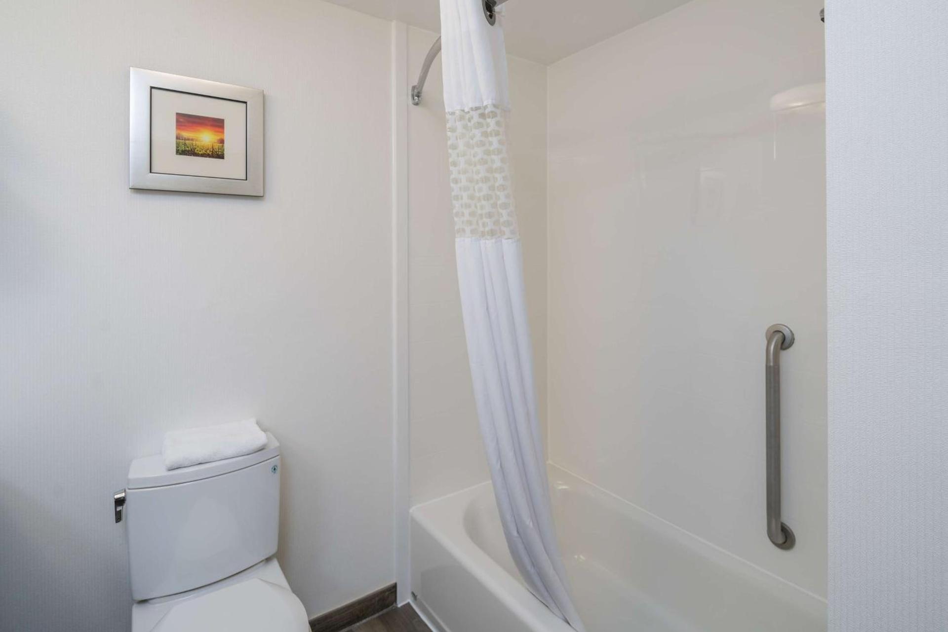 Hampton Inn Livermore photo 51