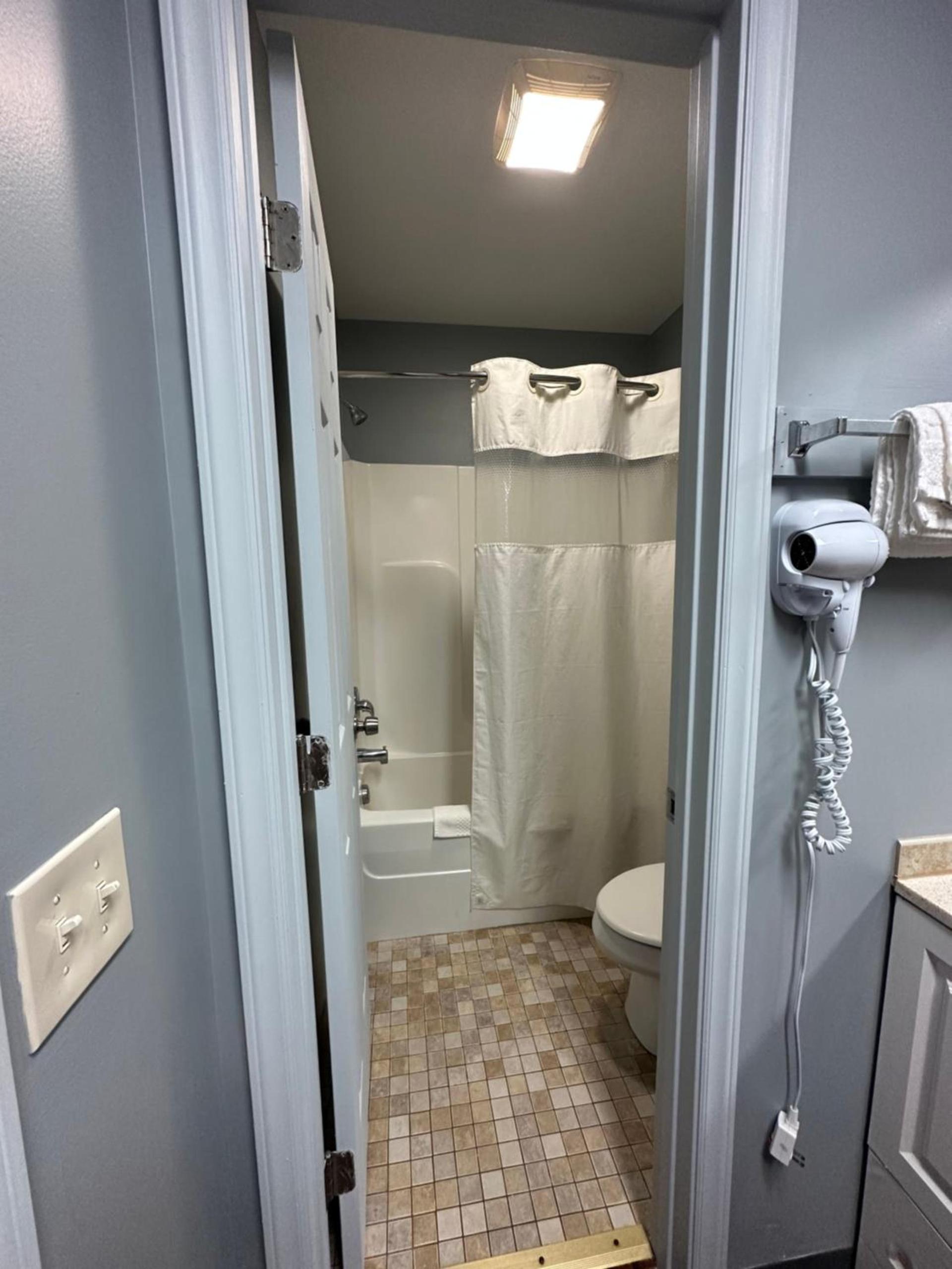 Rodeway Inn & Suites Walhalla photo 21