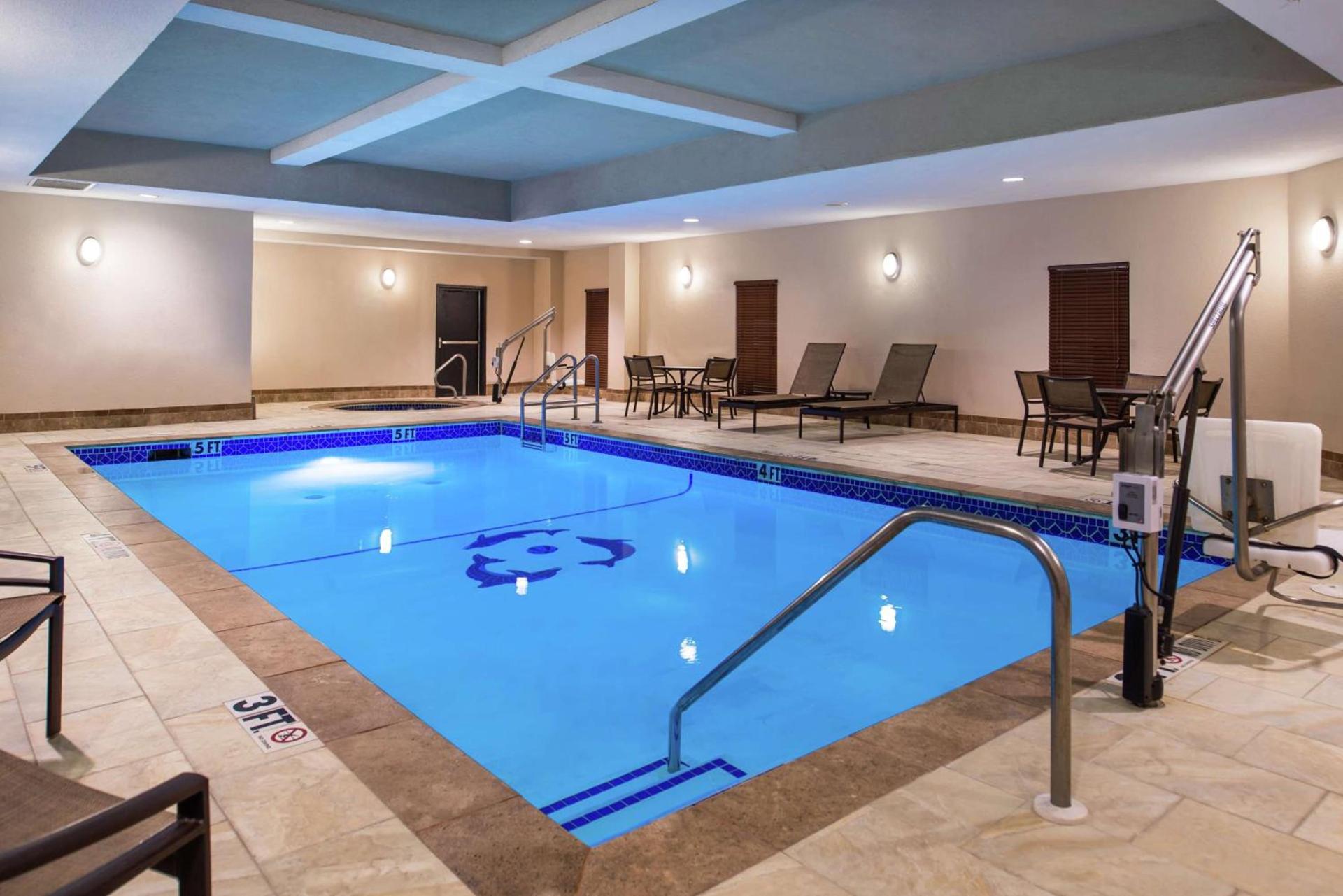 Hampton Inn & Suites Big Spring photo 12