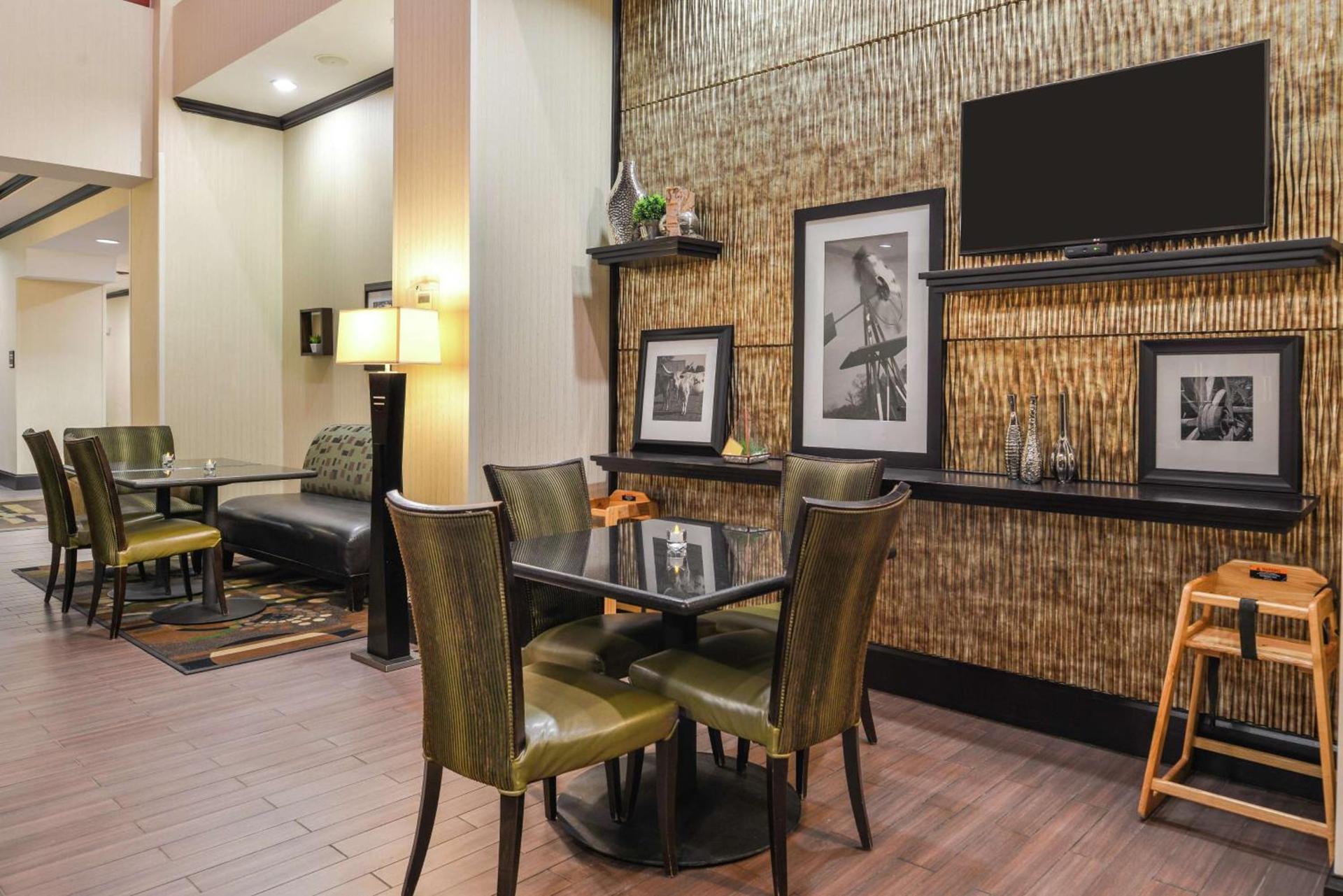 Hampton Inn & Suites Big Spring photo 17