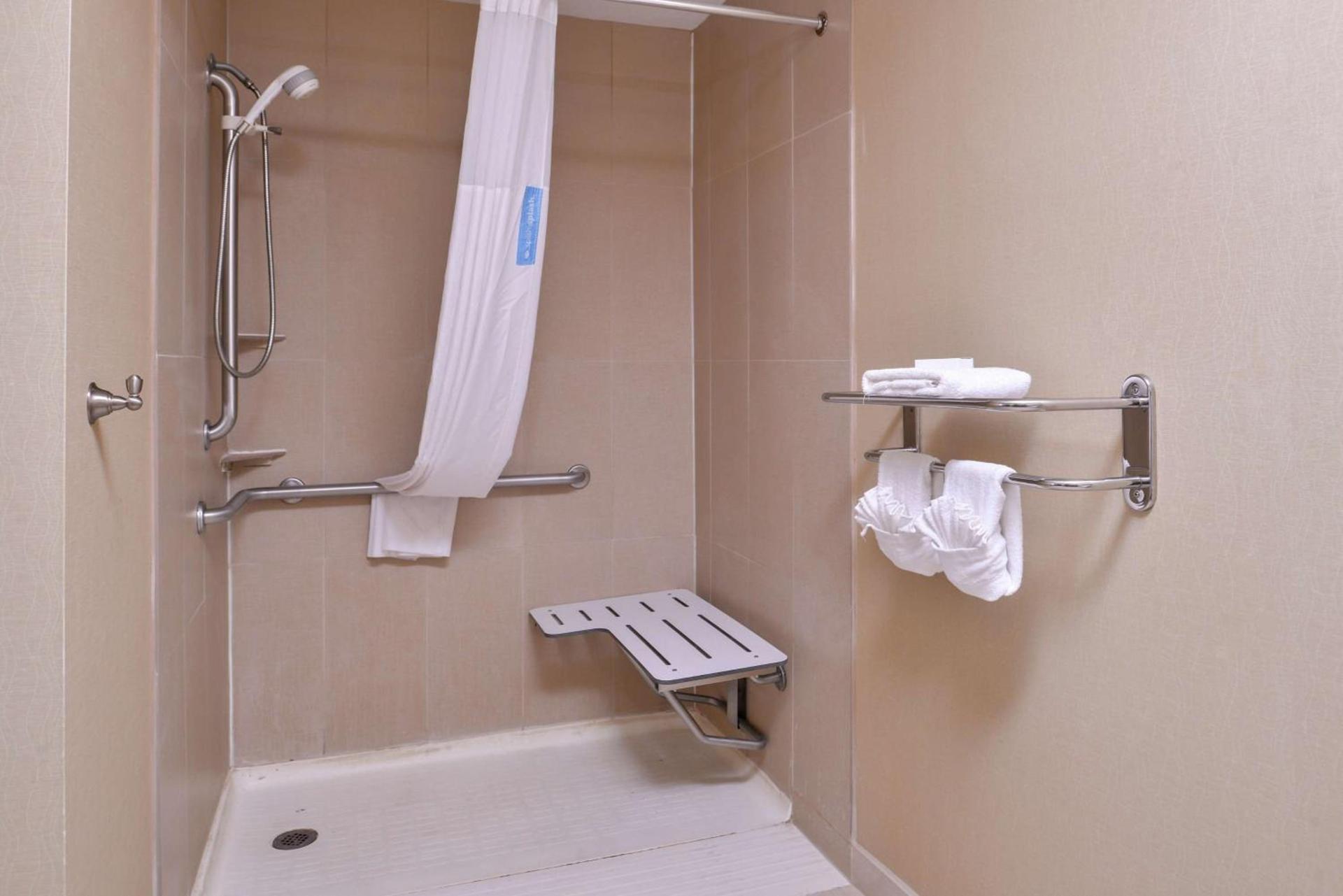 Hampton Inn & Suites Big Spring photo 48