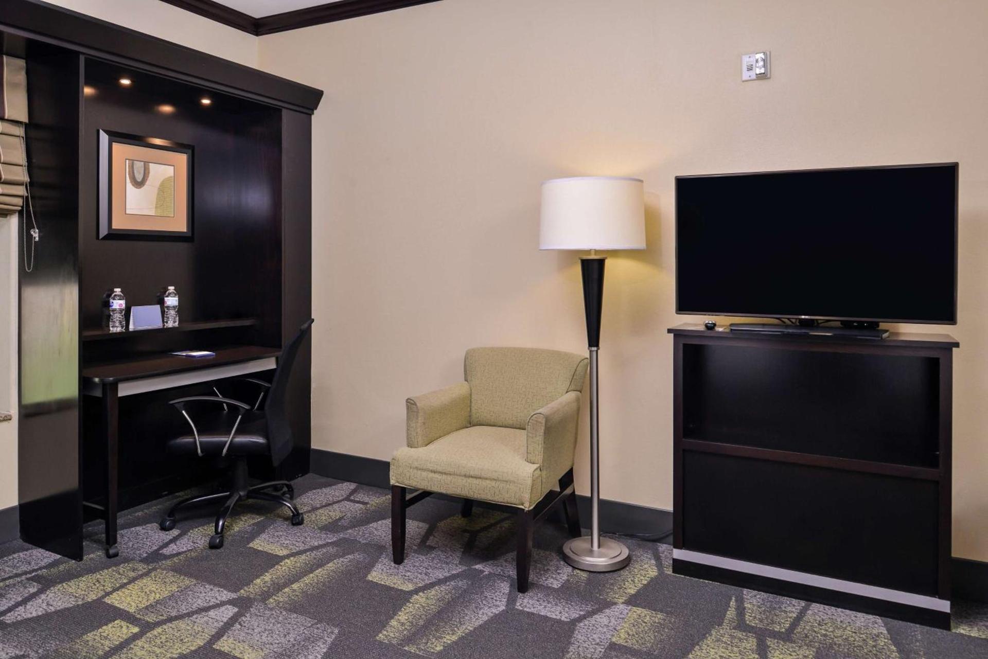 Hampton Inn & Suites Big Spring photo 53