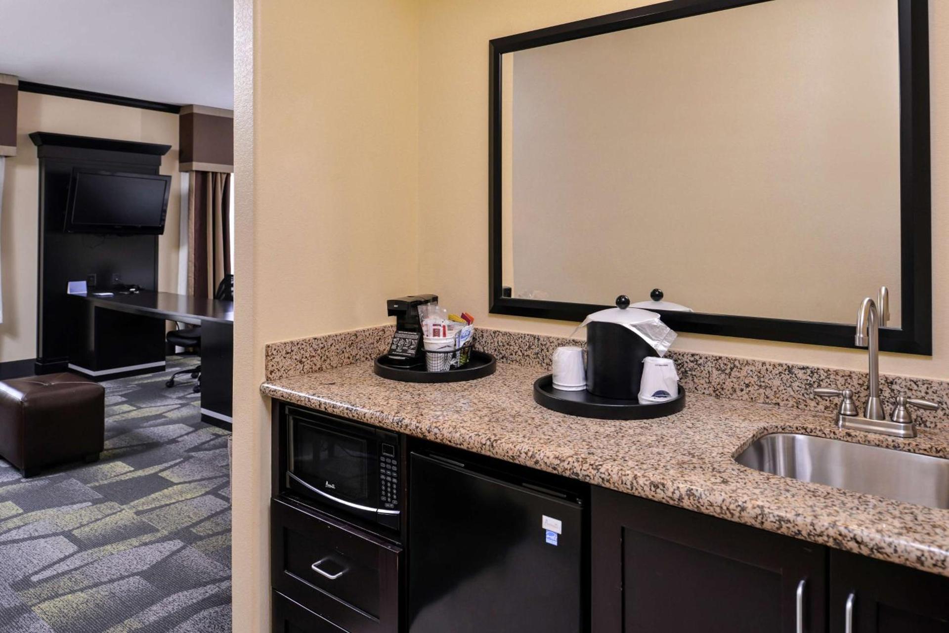 Hampton Inn & Suites Big Spring photo 61