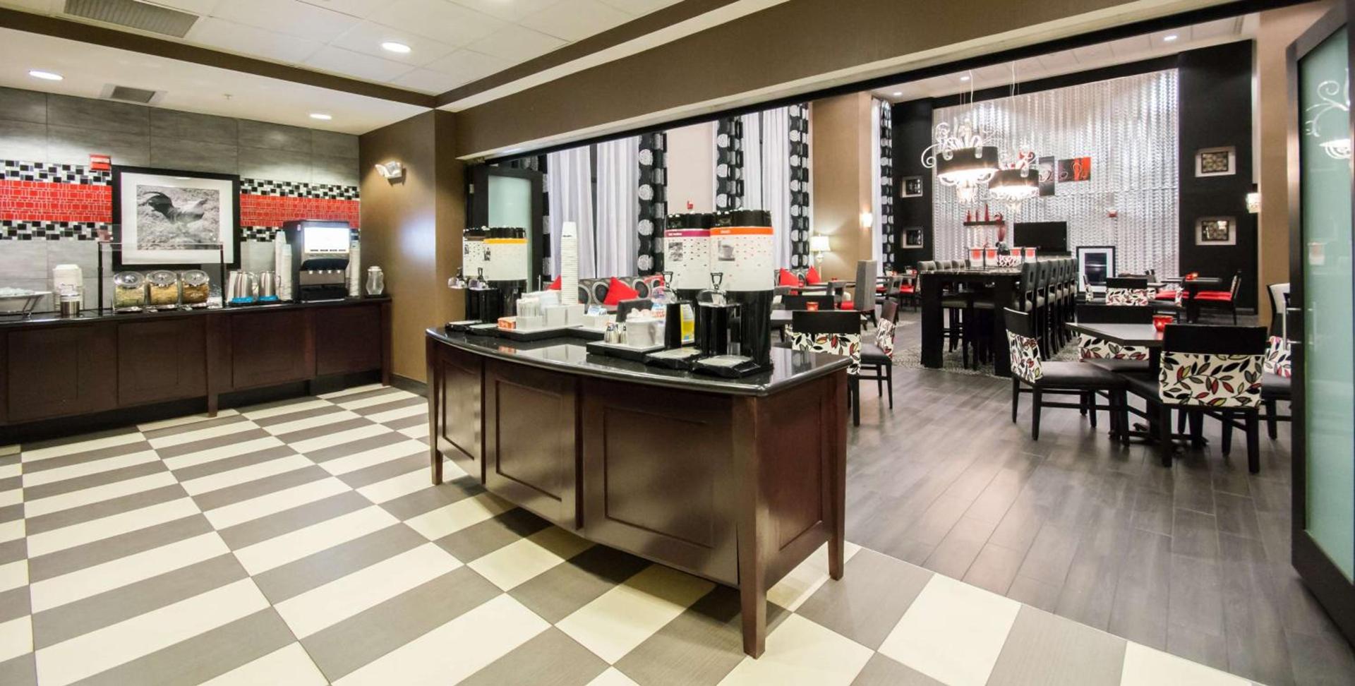 Hampton Inn & Suites Orlando-John Young Parkway/South Park photo 8