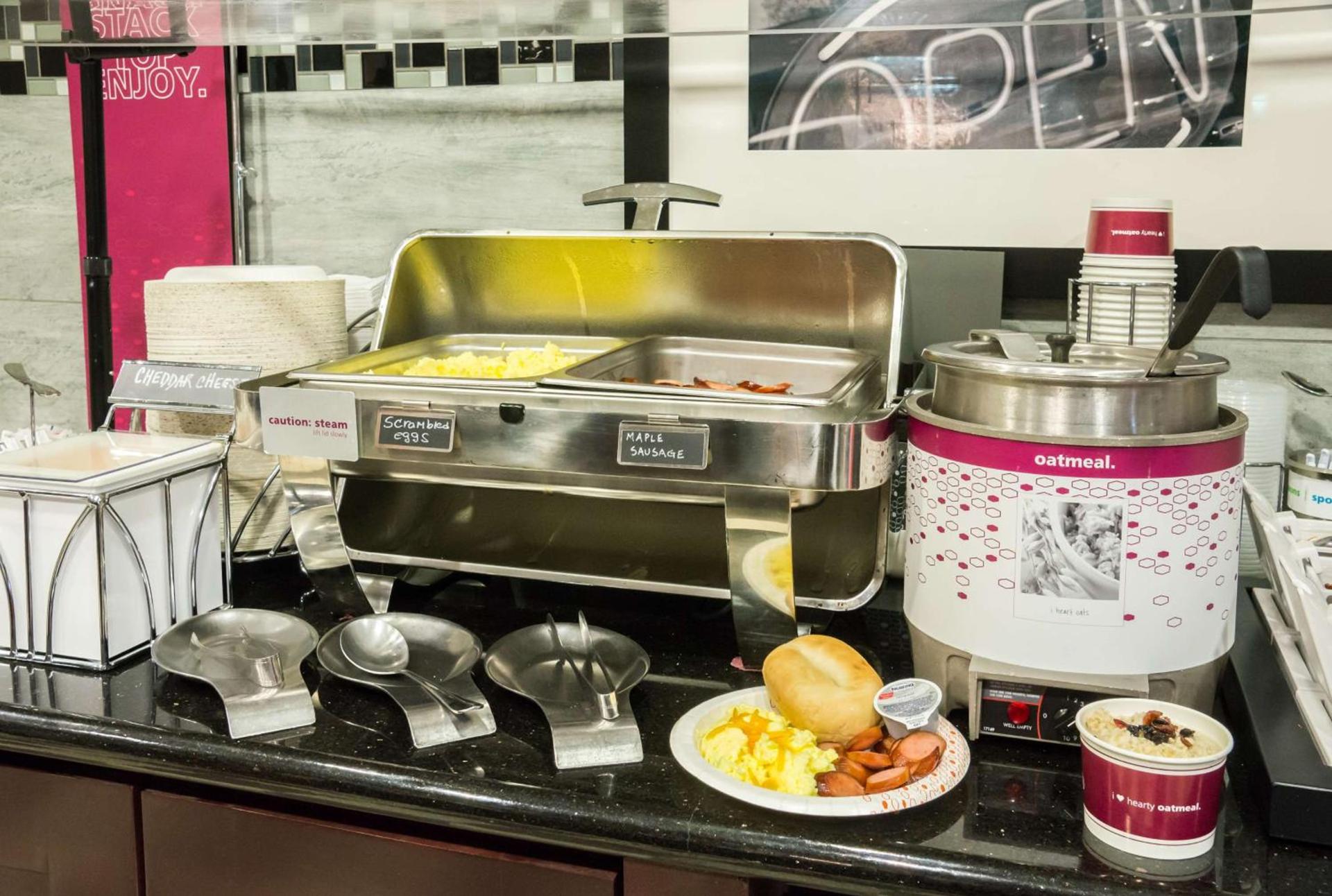 Hampton Inn & Suites Orlando-John Young Parkway/South Park photo 15
