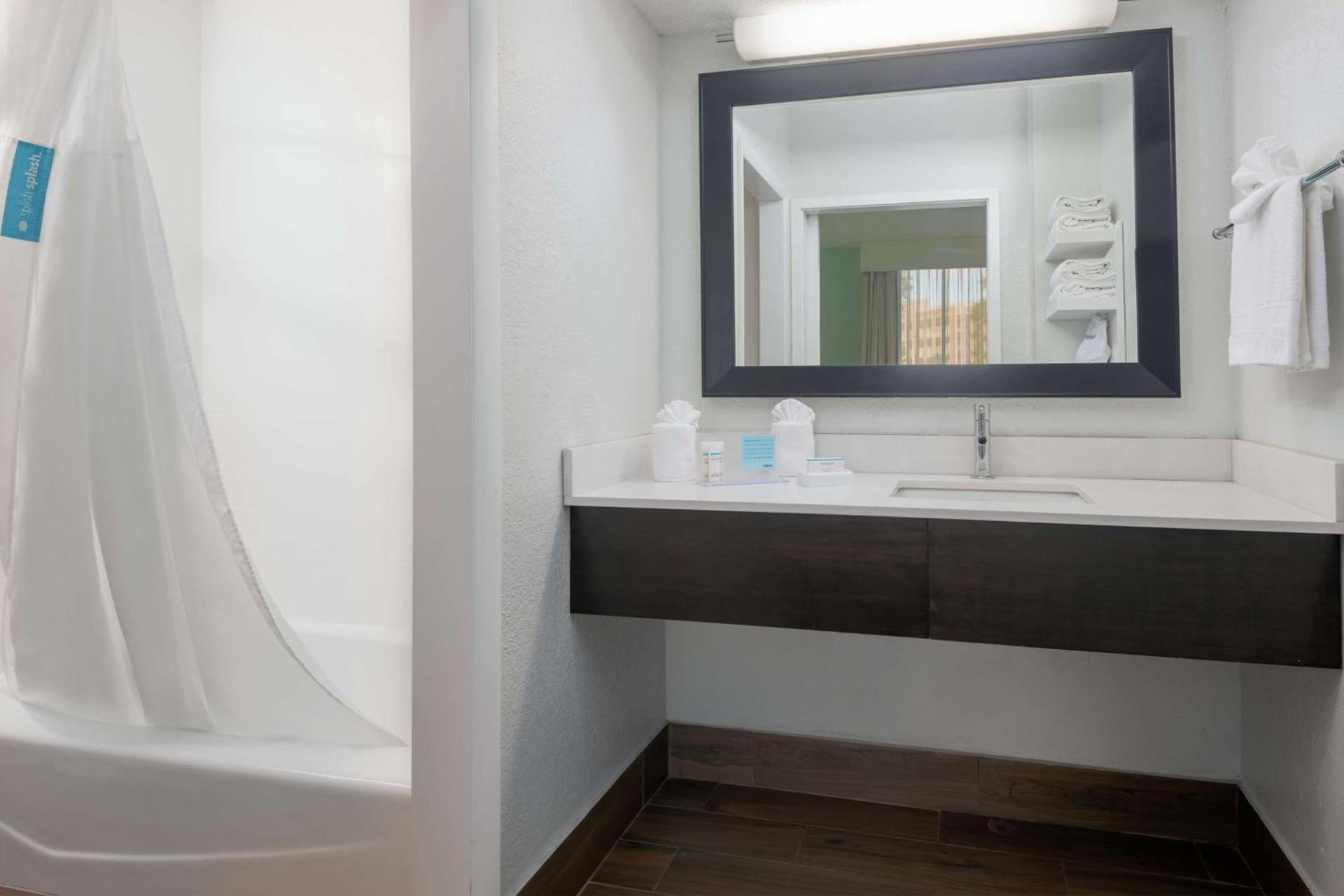 Hampton Inn Orlando Near Universal Blv/International Dr photo 10