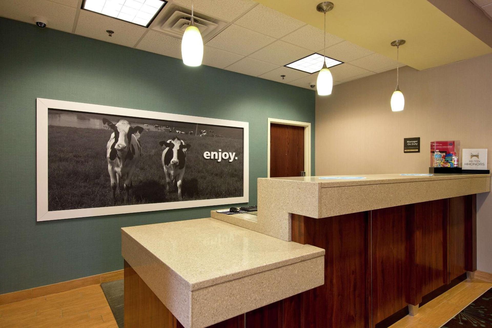 Hampton Inn Inwood photo 5