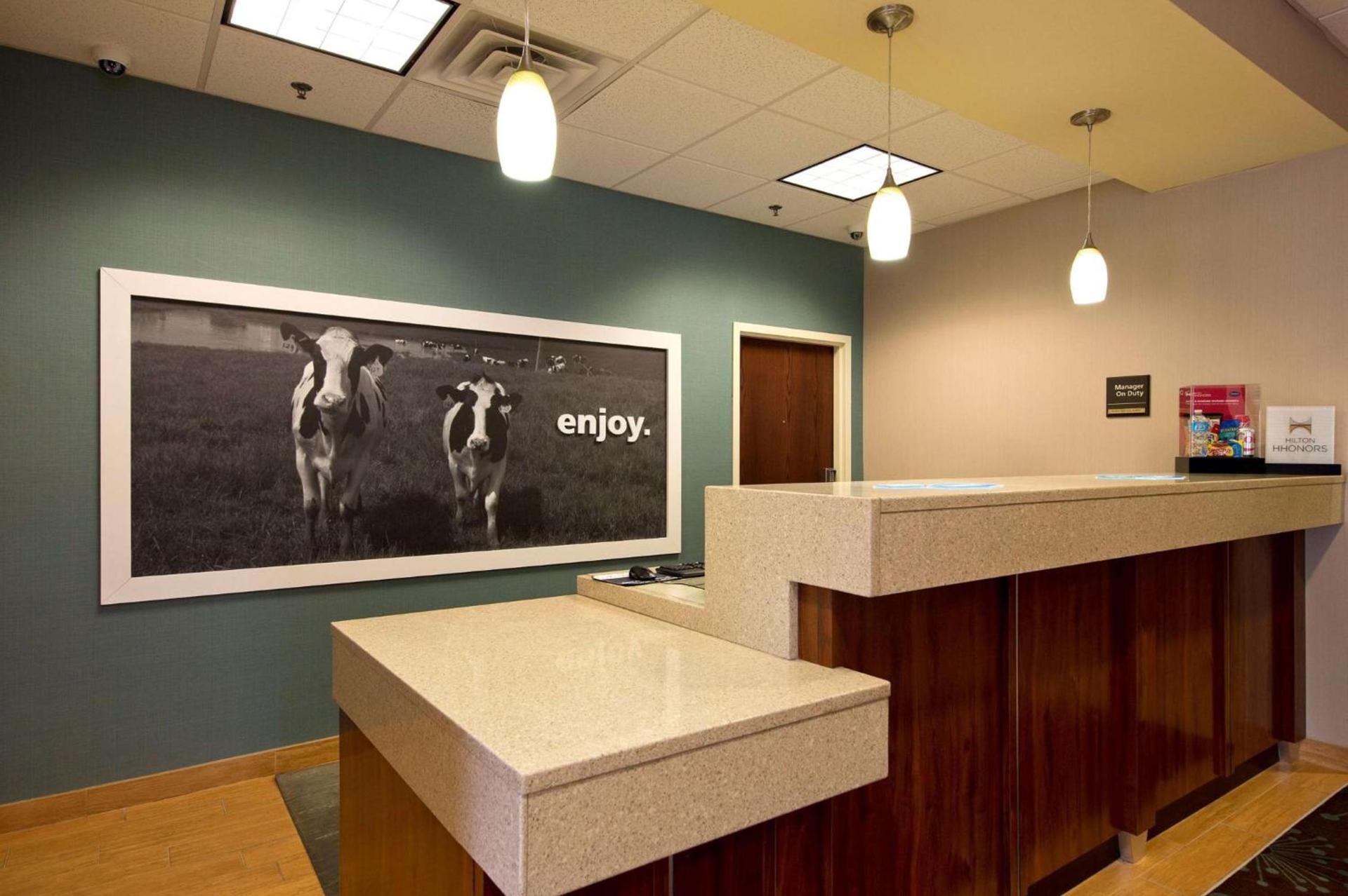 Hampton Inn Inwood photo 3