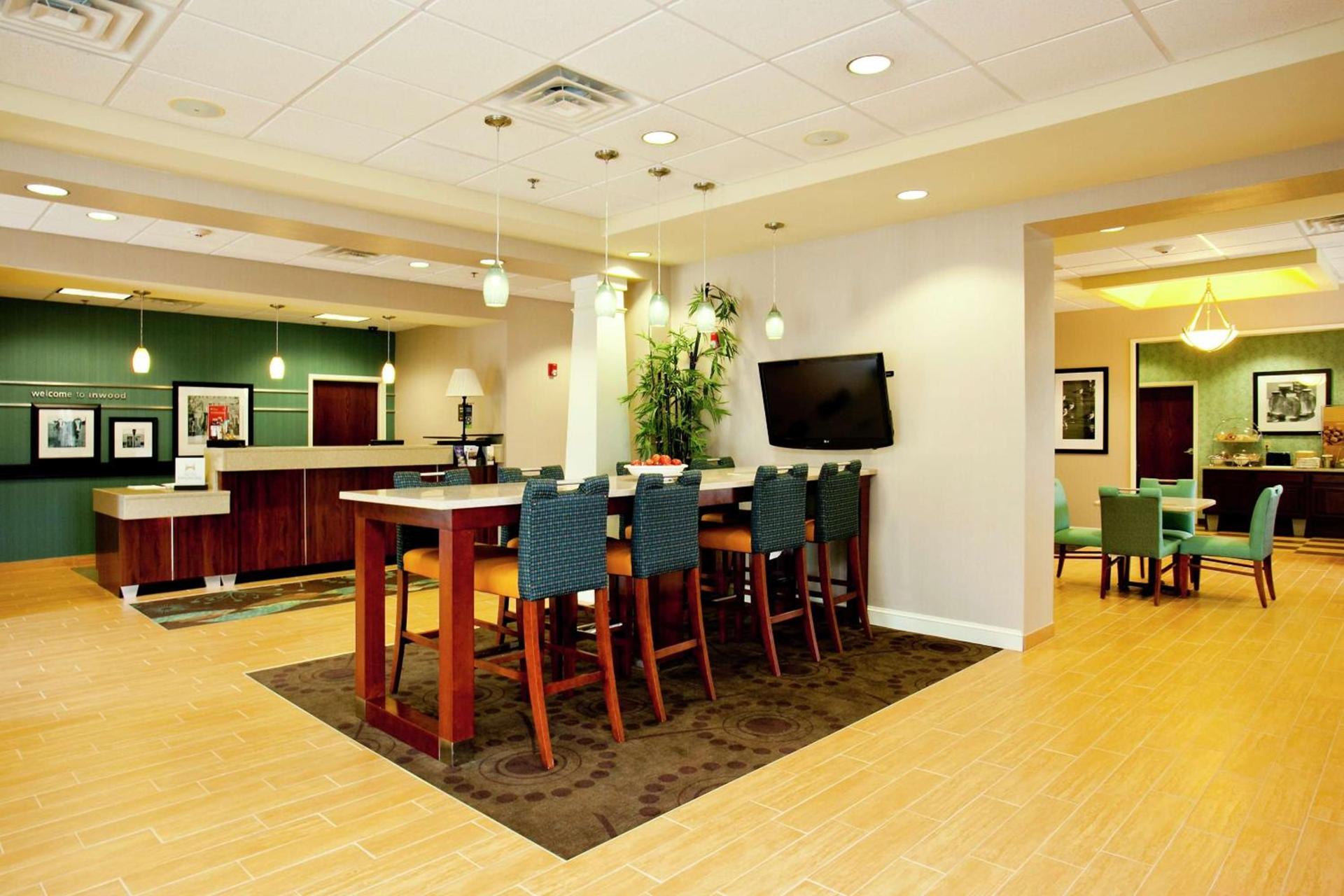 Hampton Inn Inwood photo 7