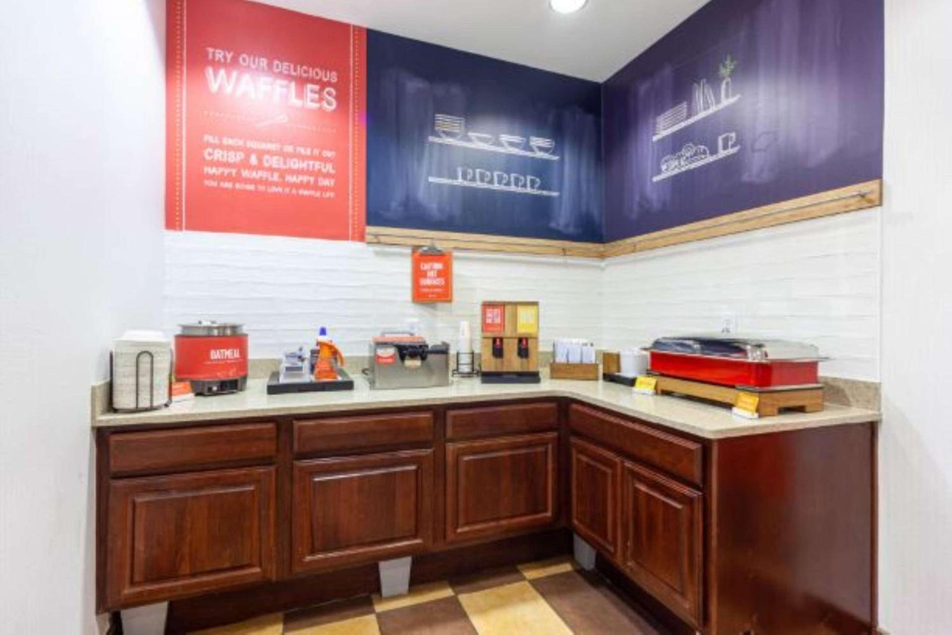 Hampton Inn Inwood photo 15