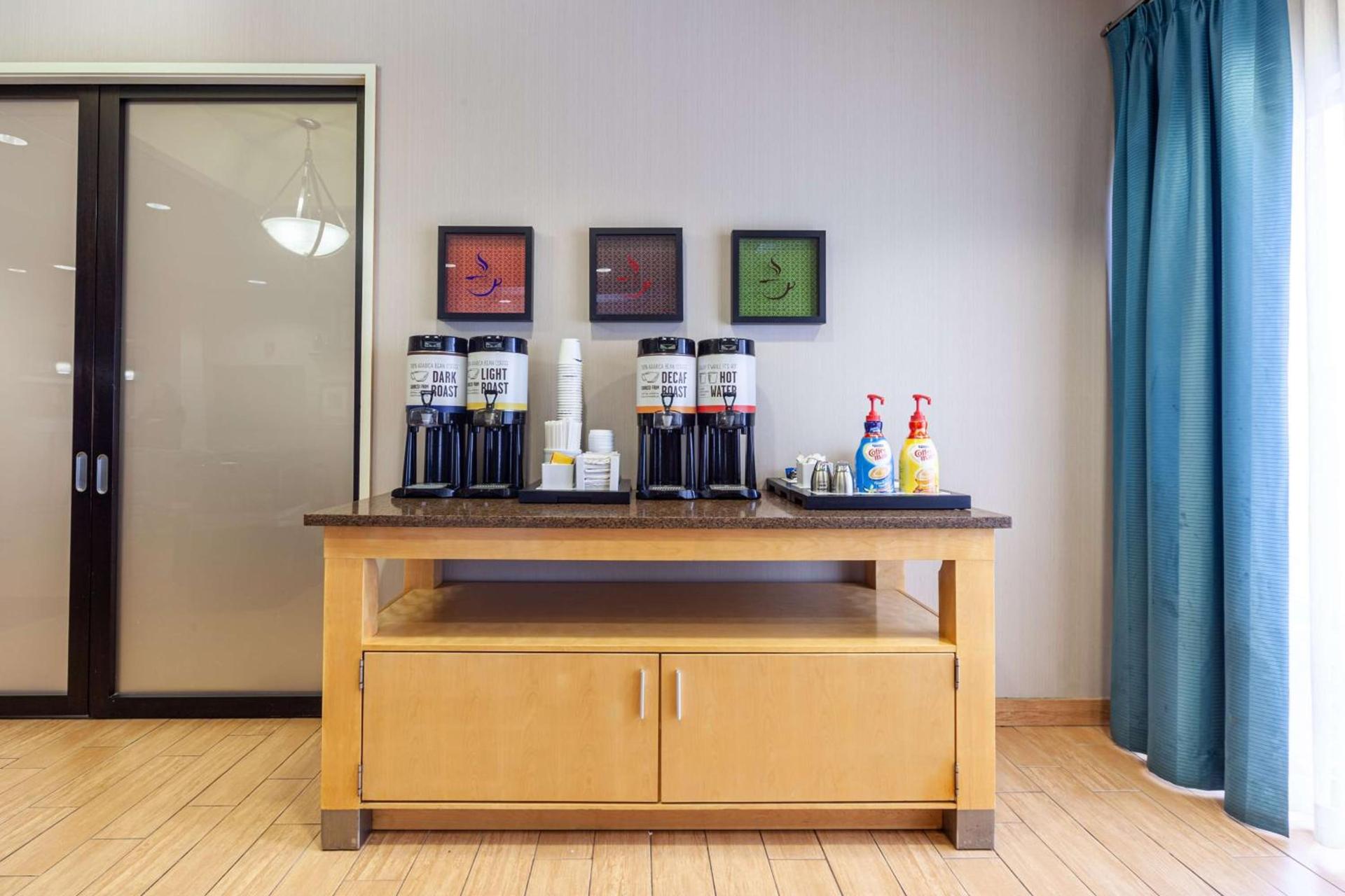 Hampton Inn Inwood photo 17