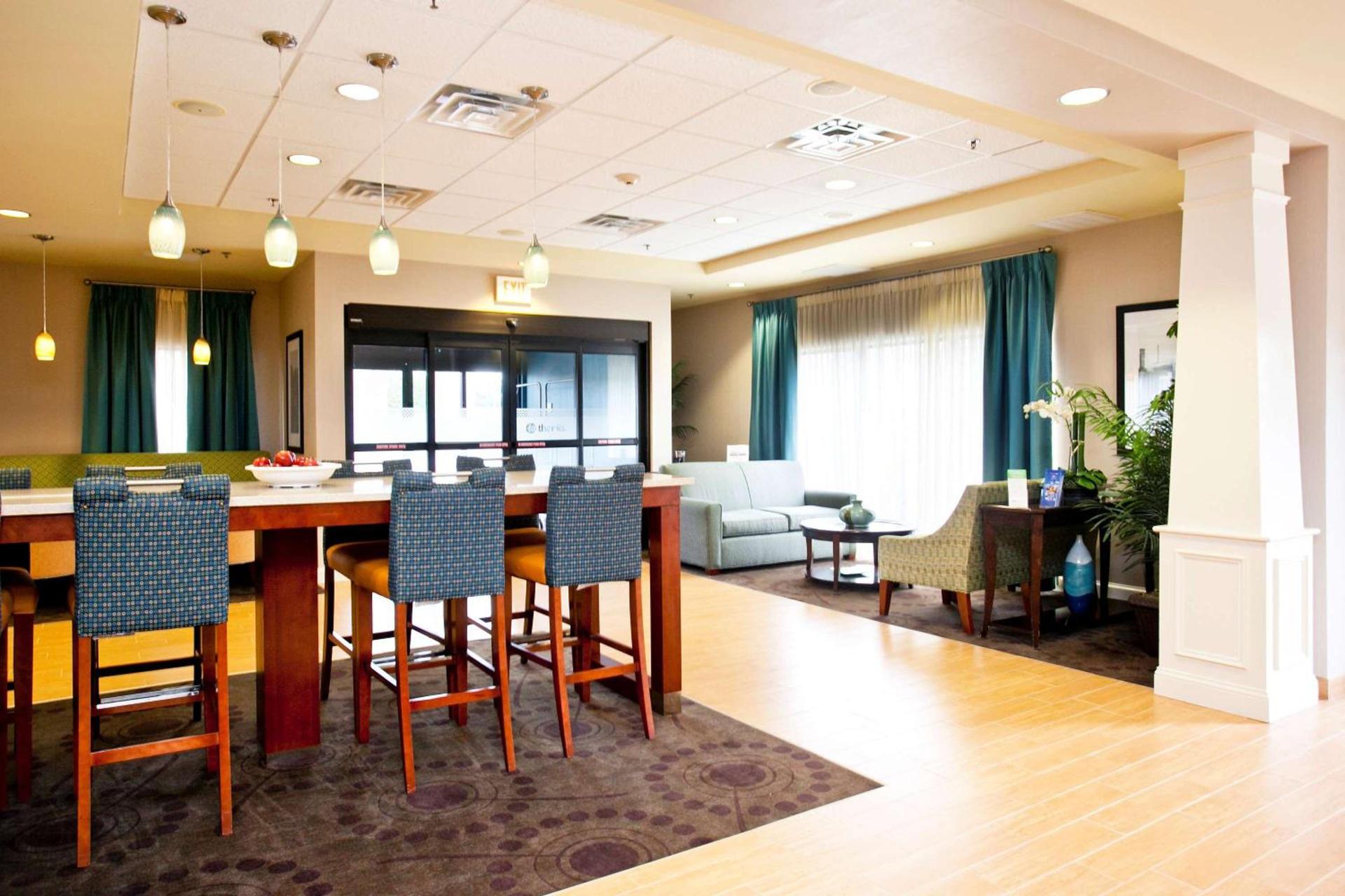 Hampton Inn Inwood photo 18