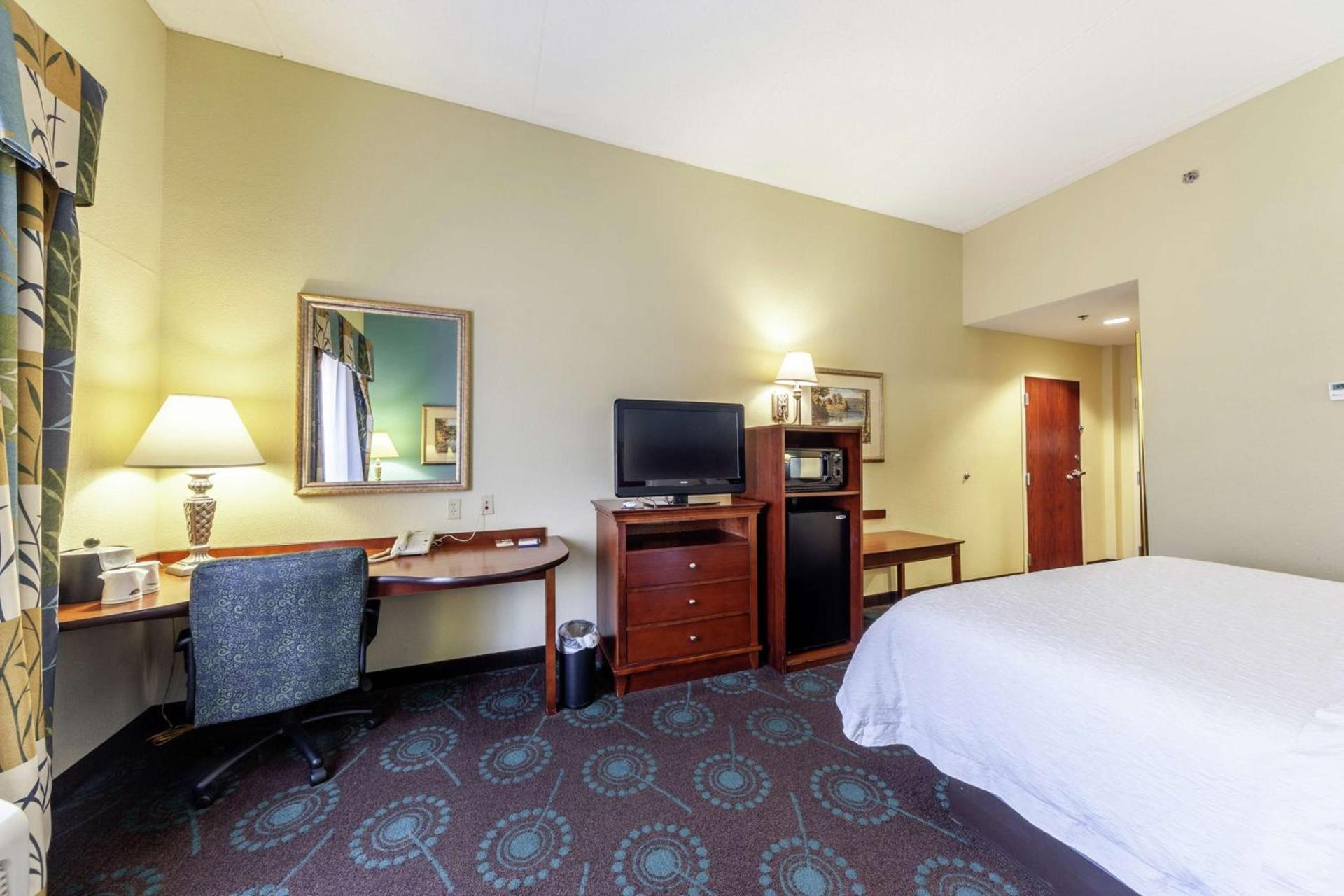 Hampton Inn Inwood photo 25