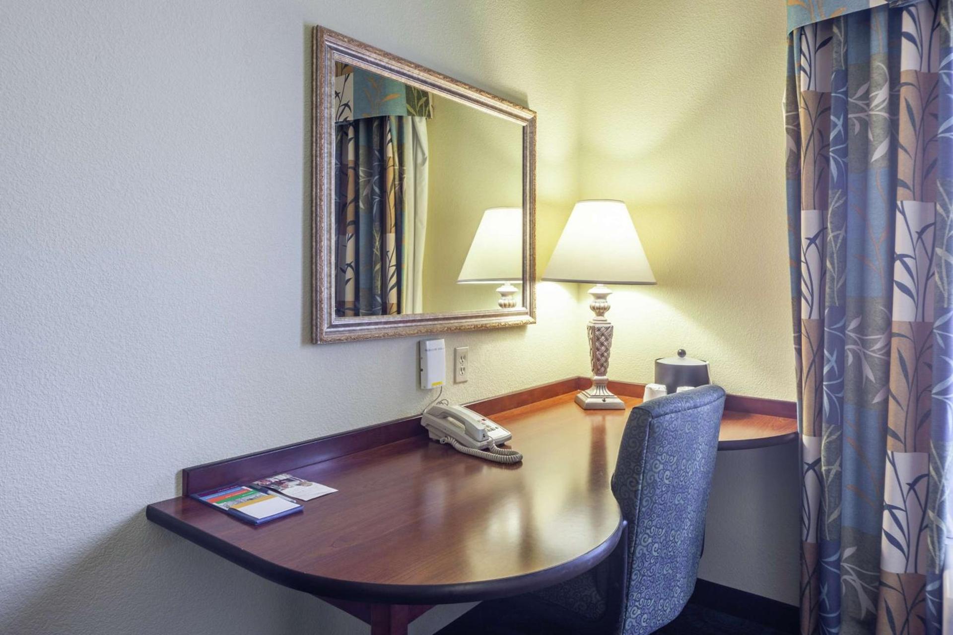 Hampton Inn Inwood photo 27