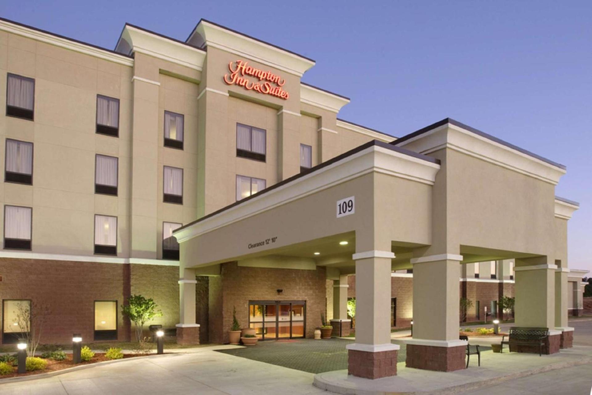 Hampton Inn & Suites McComb photo 1