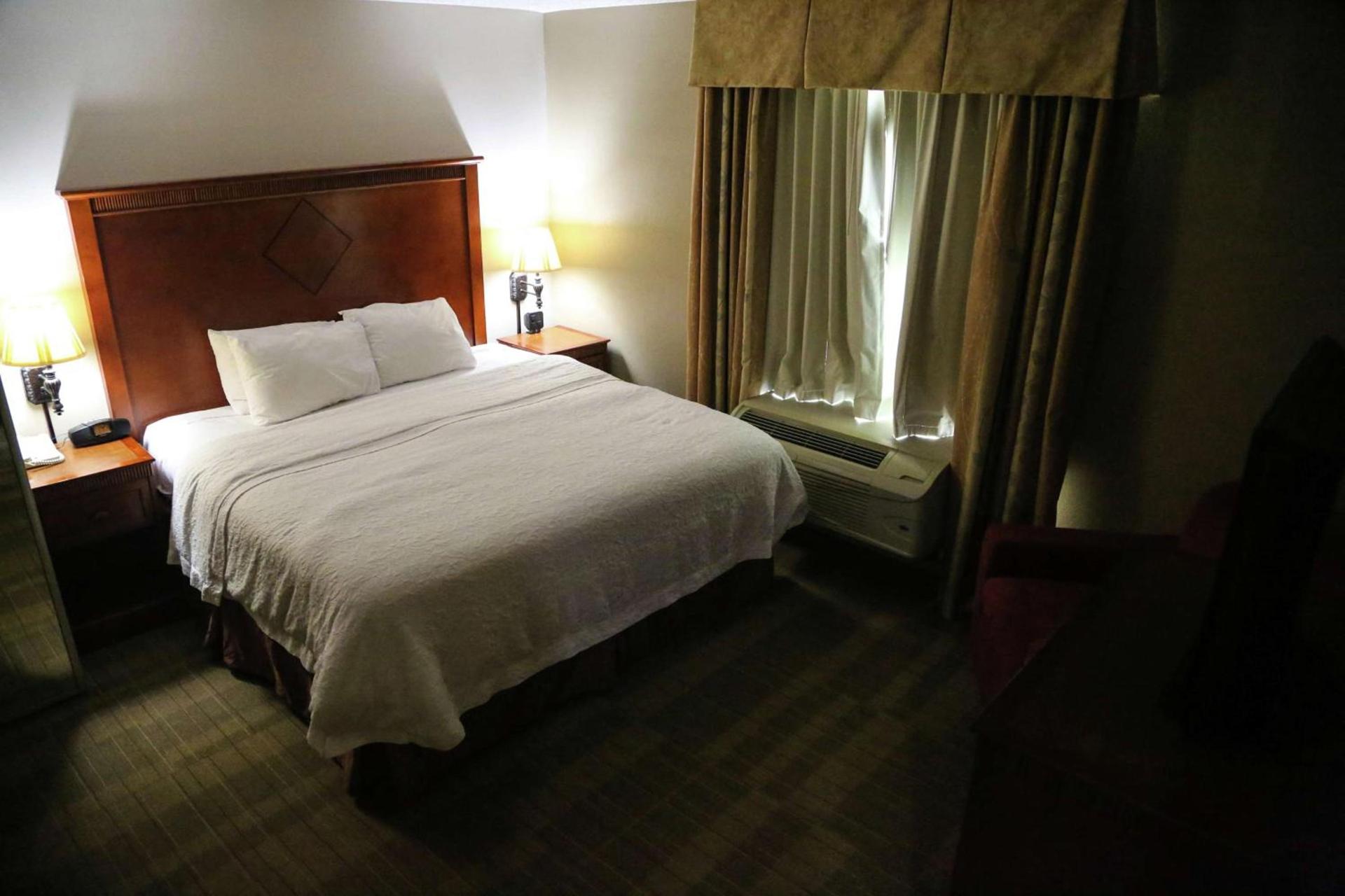 Hampton Inn & Suites McComb photo 13