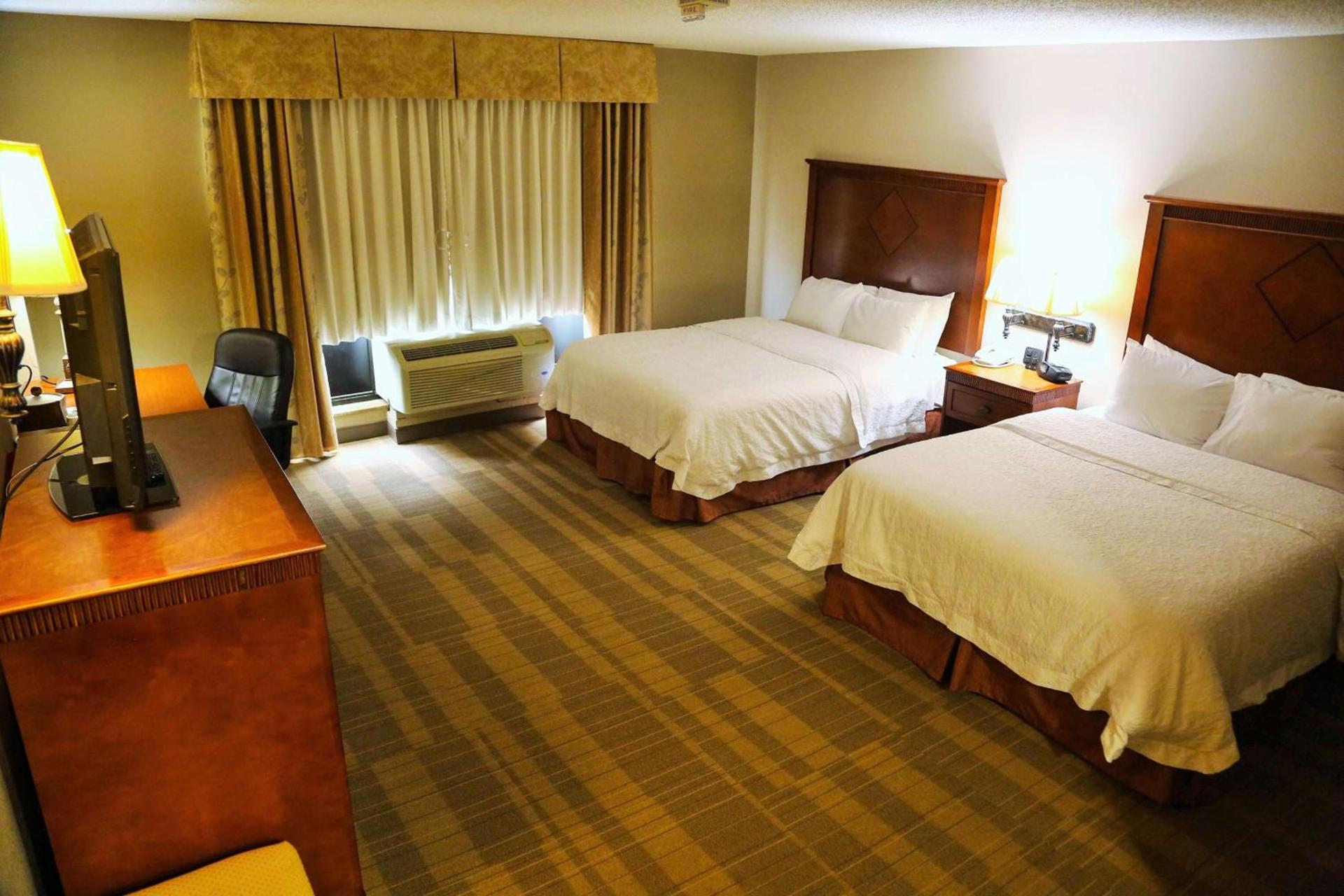 Hampton Inn & Suites McComb photo 15