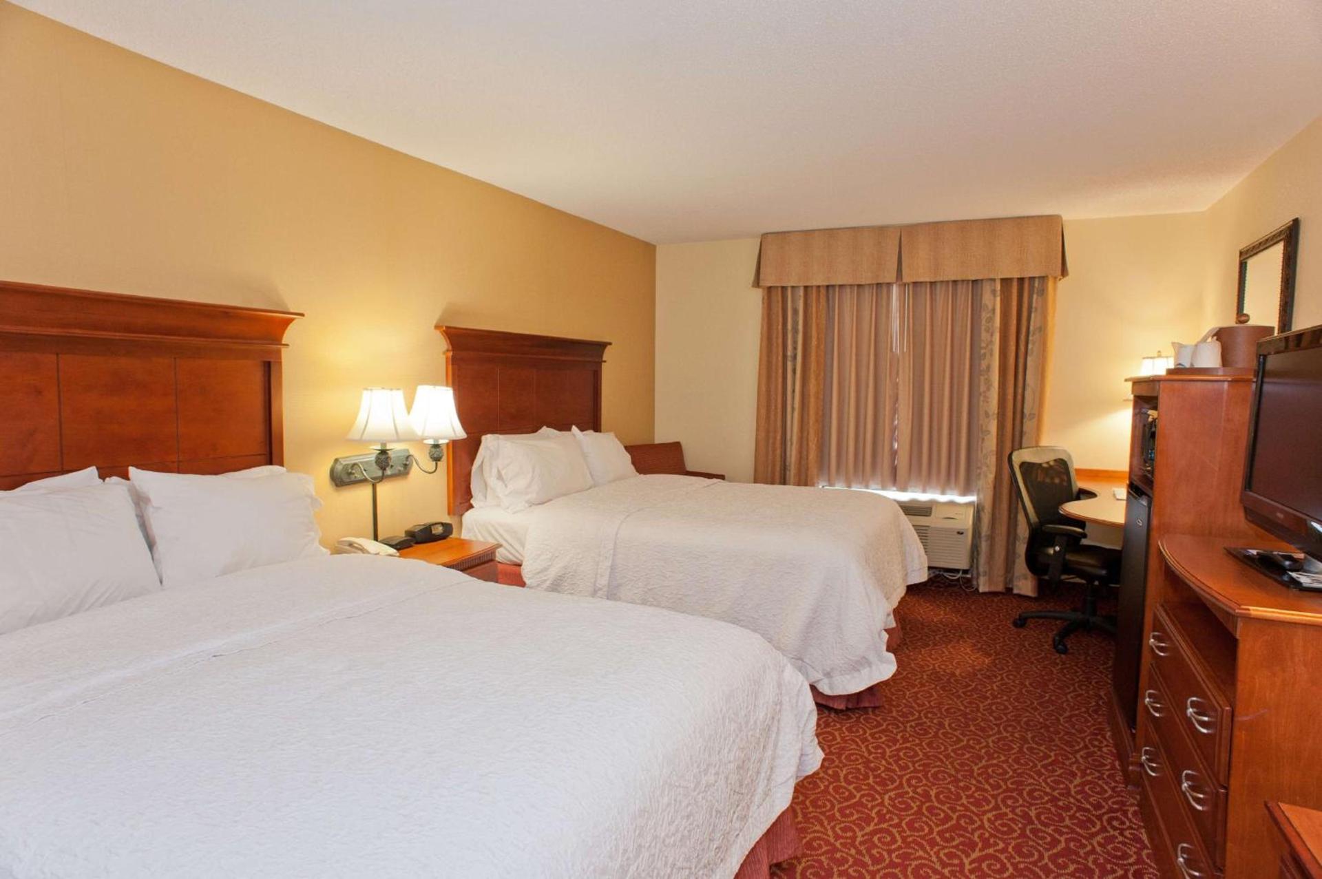 Hampton Inn & Suites McComb photo 32