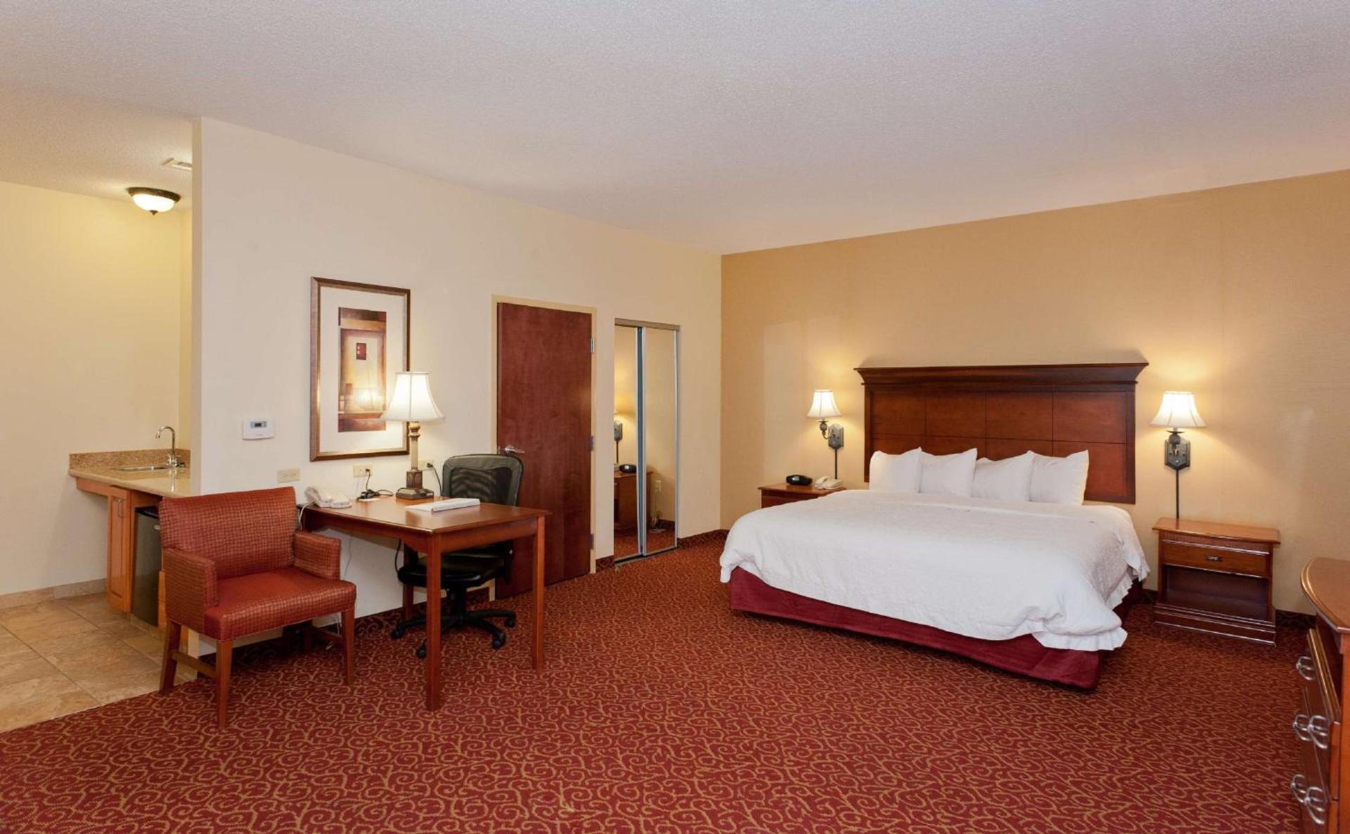 Hampton Inn & Suites McComb photo 33