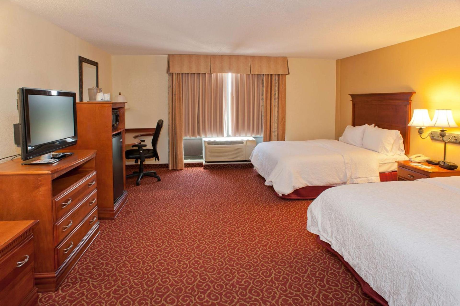 Hampton Inn & Suites McComb photo 36