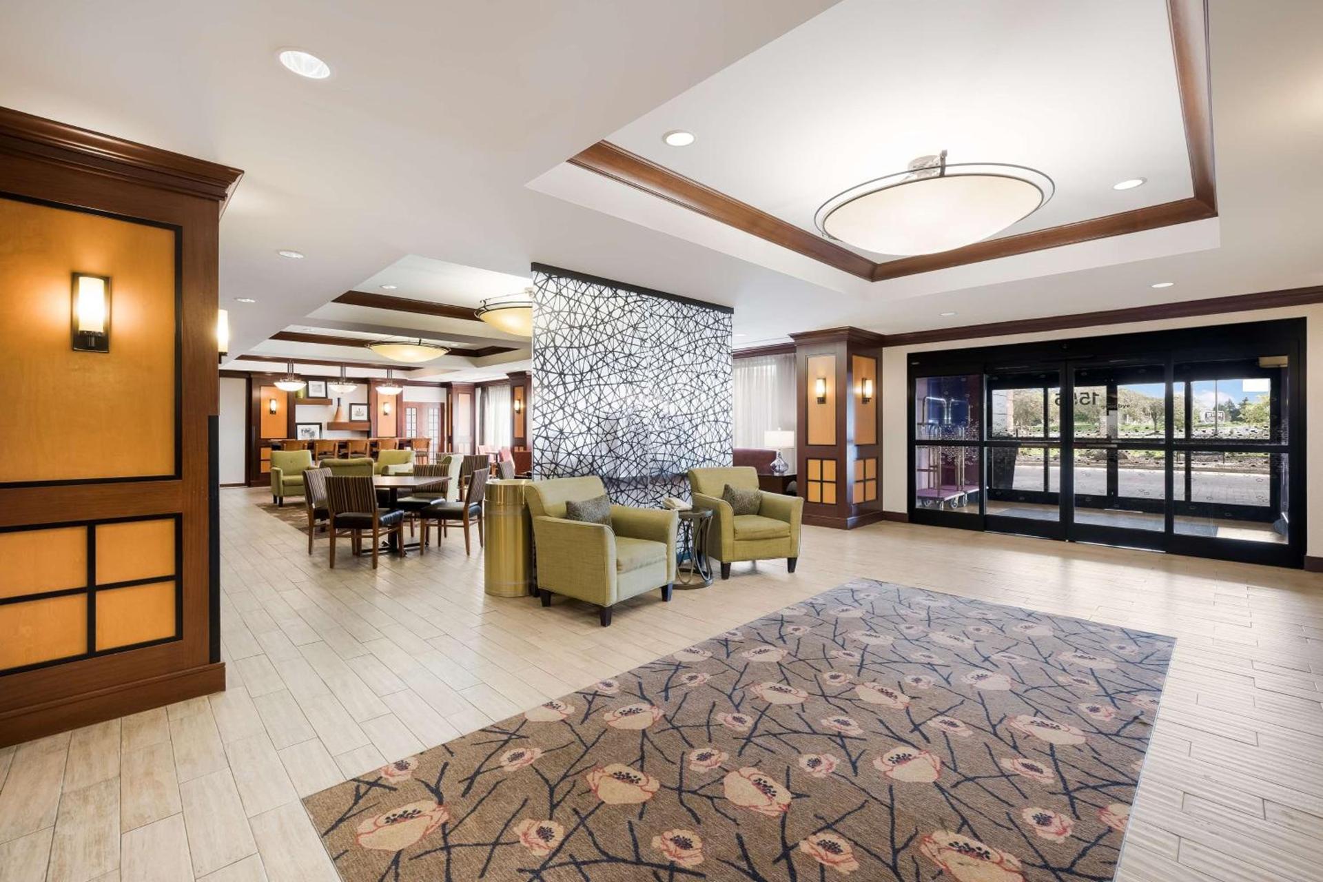 Hampton Inn McHenry photo 3