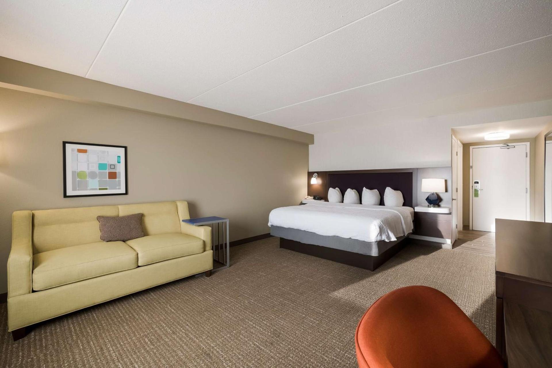 Hampton Inn McHenry photo 23