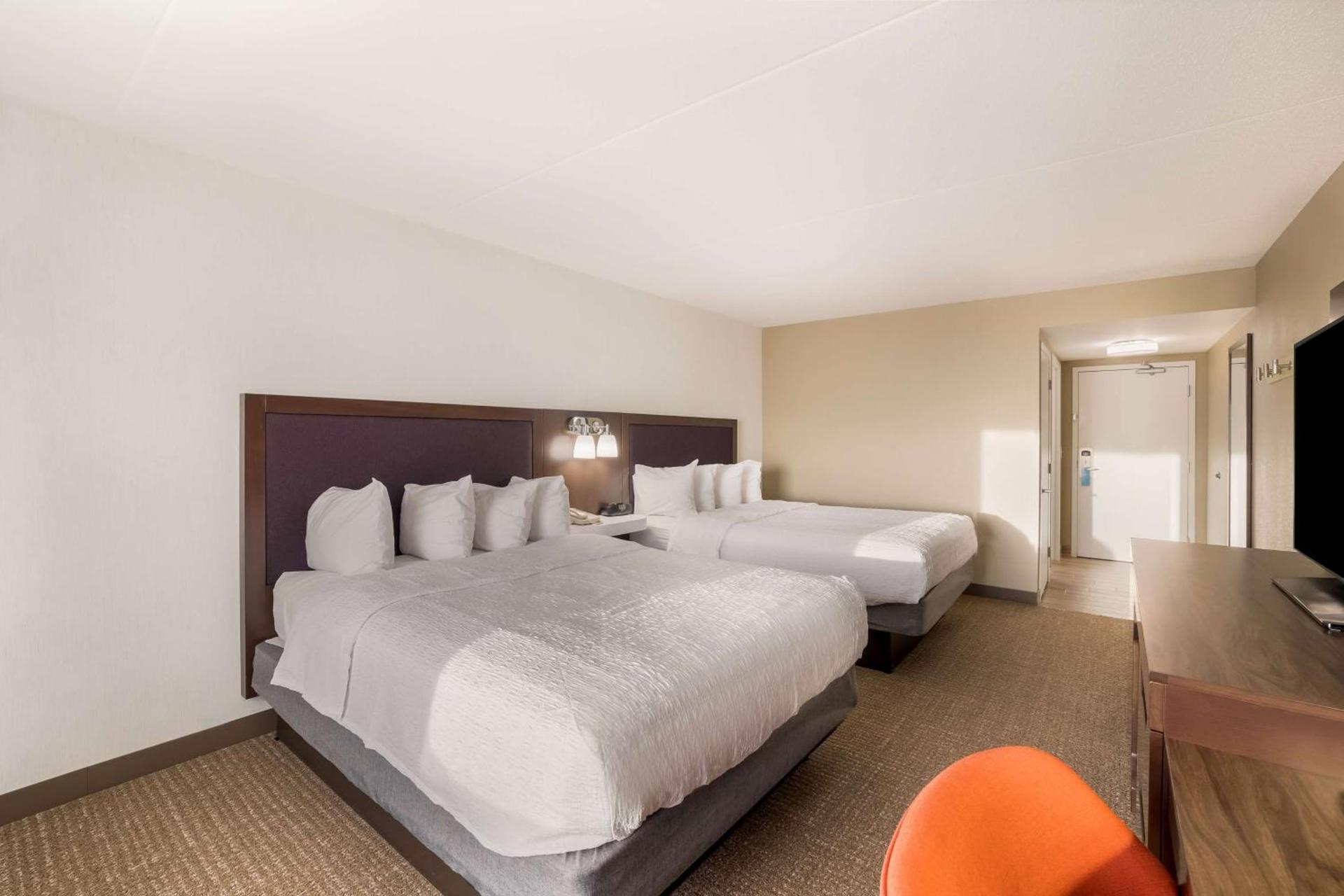 Hampton Inn McHenry photo 28