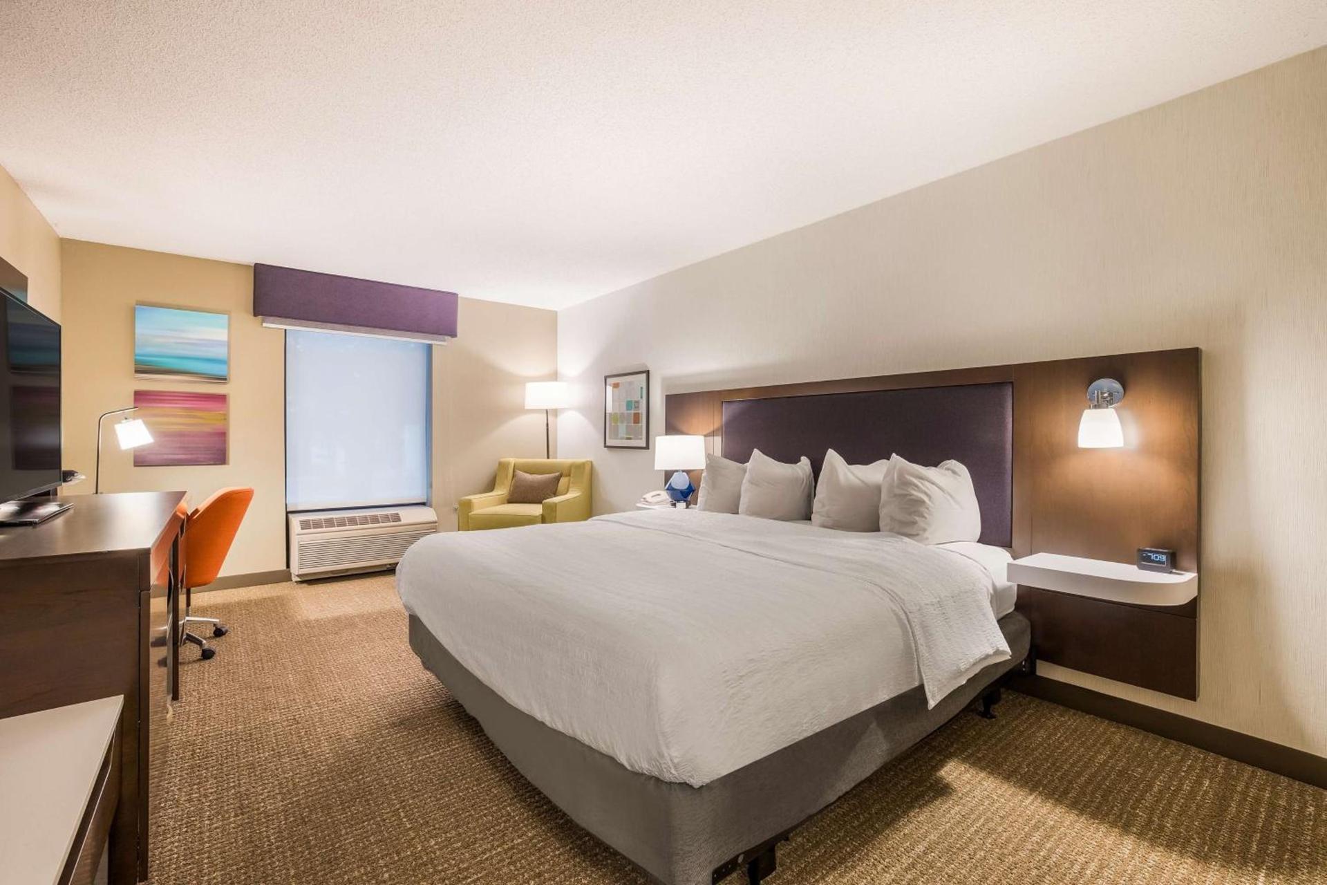 Hampton Inn McHenry photo 27