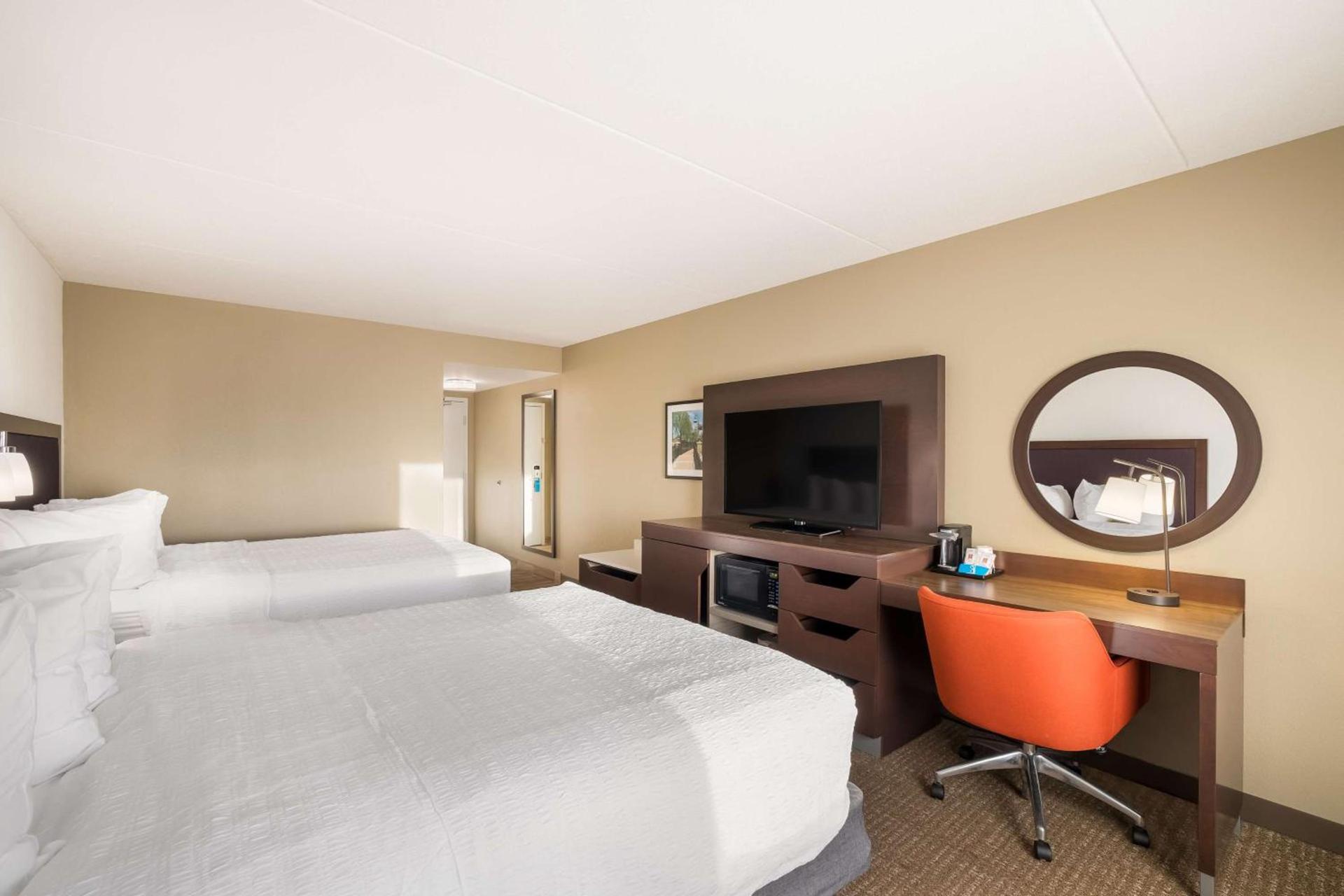Hampton Inn McHenry photo 29