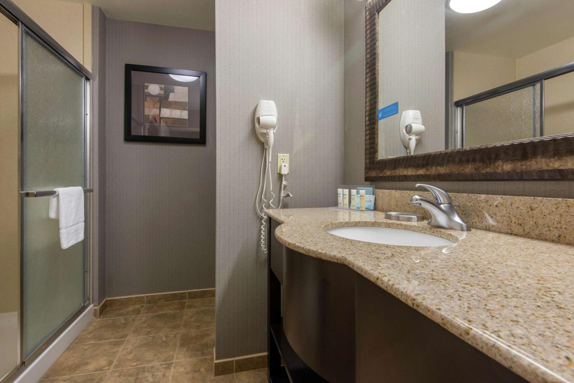 Hampton Inn Meadville photo 11
