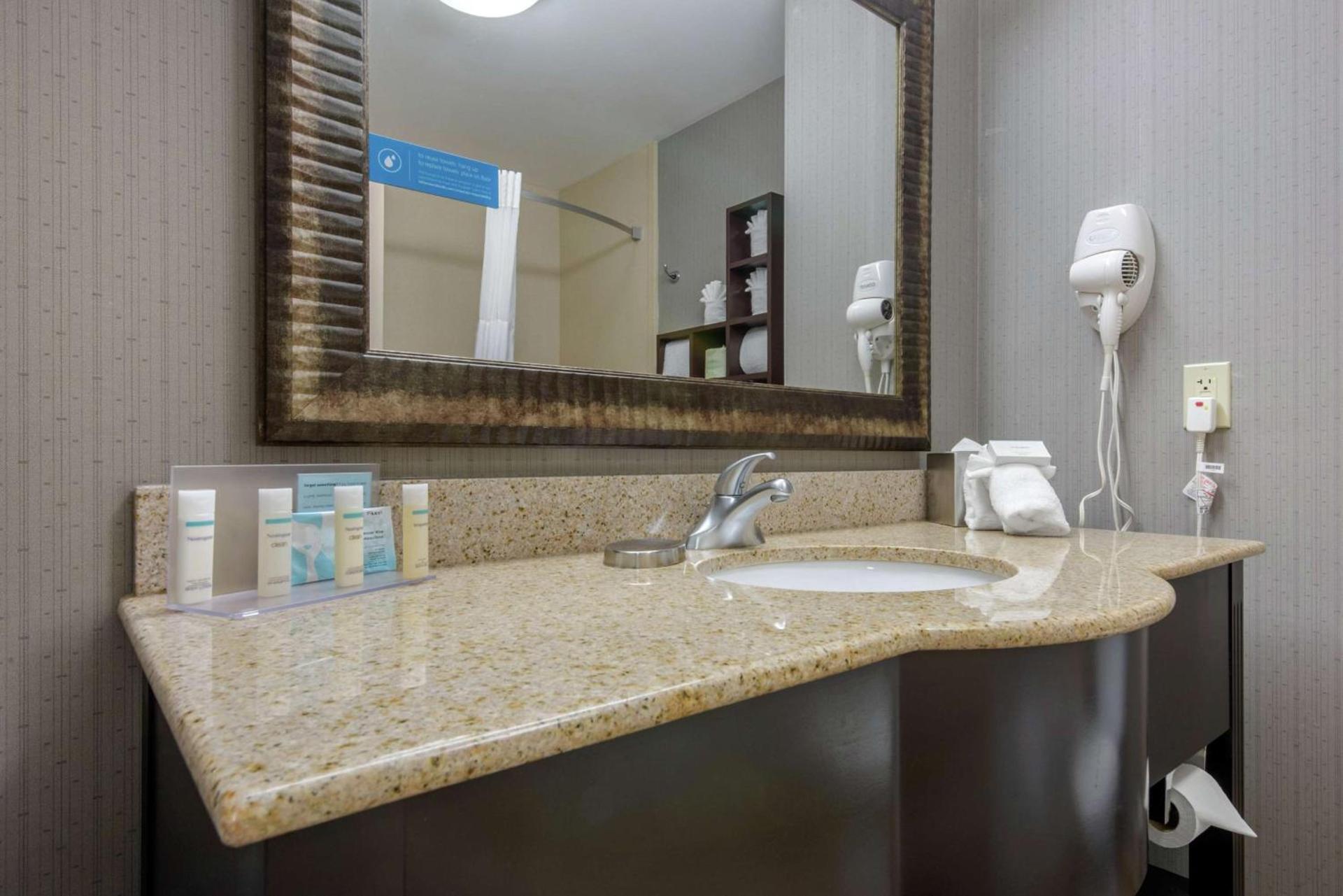 Hampton Inn Meadville photo 24