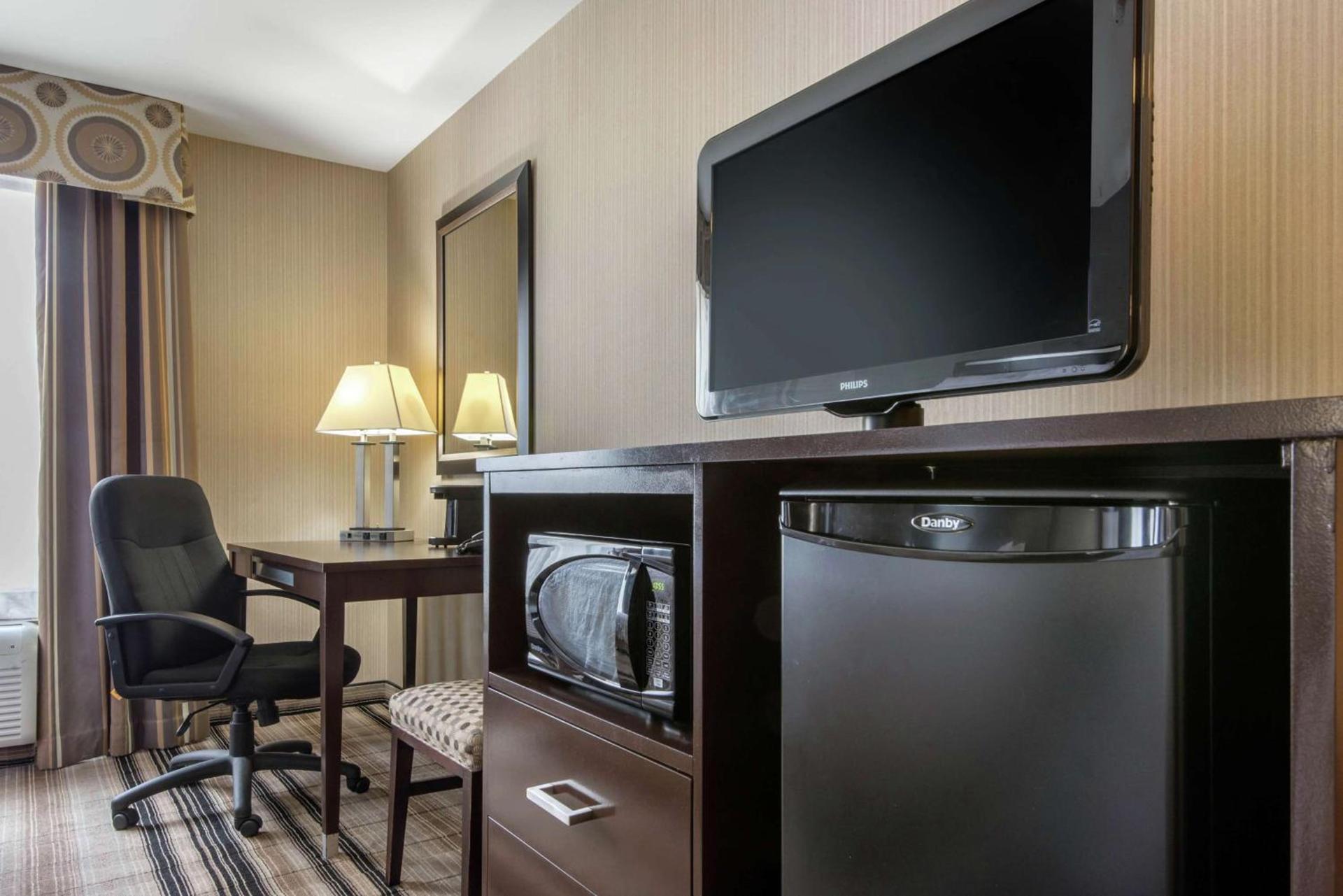 Hampton Inn Meadville photo 29