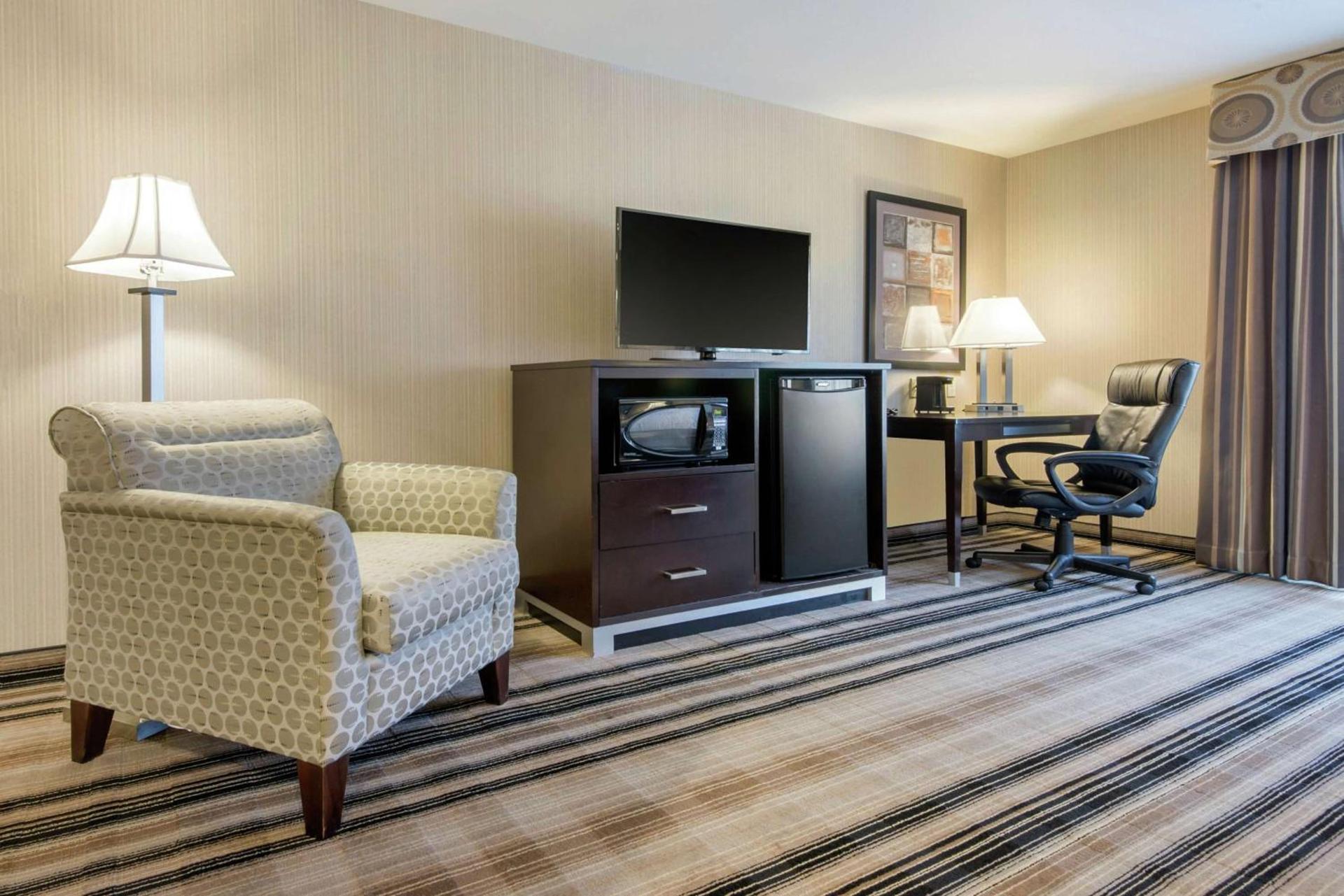 Hampton Inn Meadville photo 31