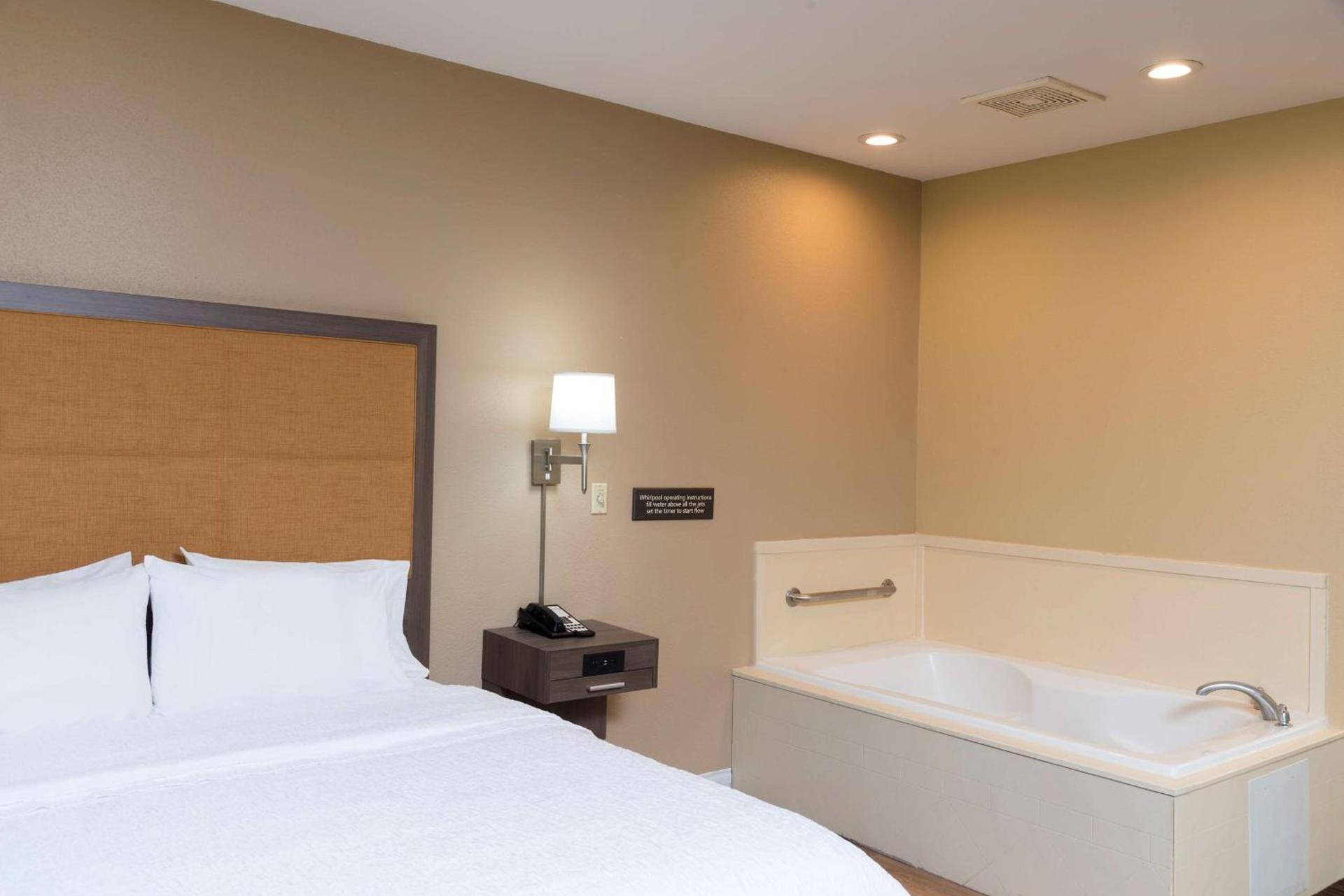 Hampton Inn & Suites Mansfield South @ I 71 photo 16