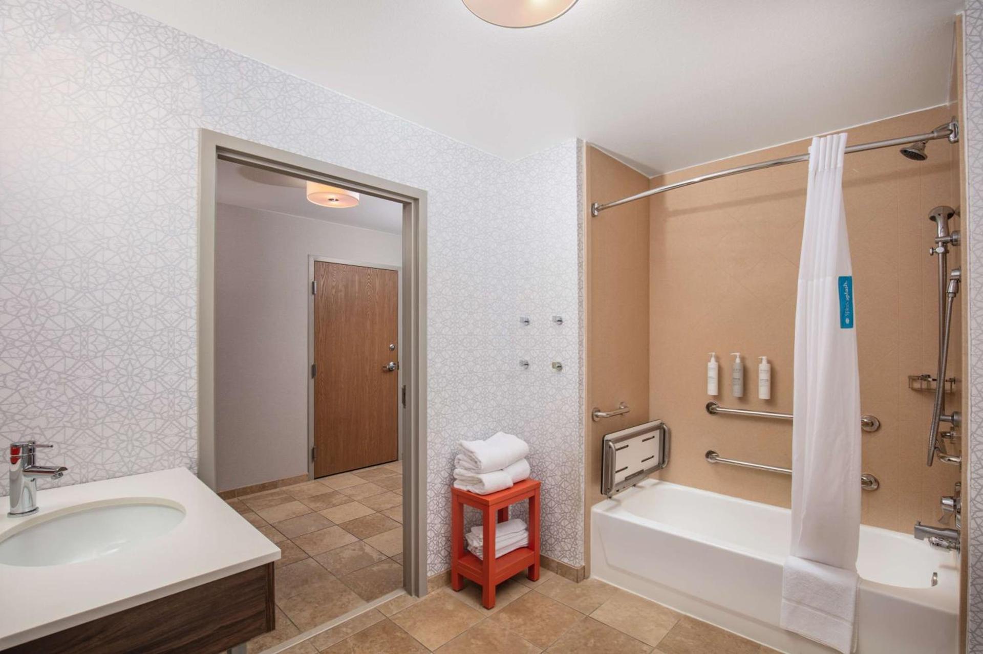 Hampton Inn Medford photo 31