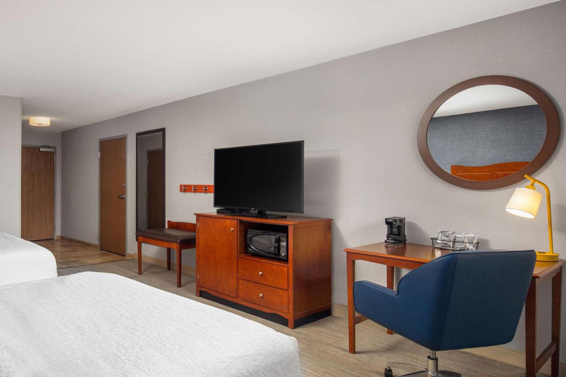 Hampton Inn Medford photo 37