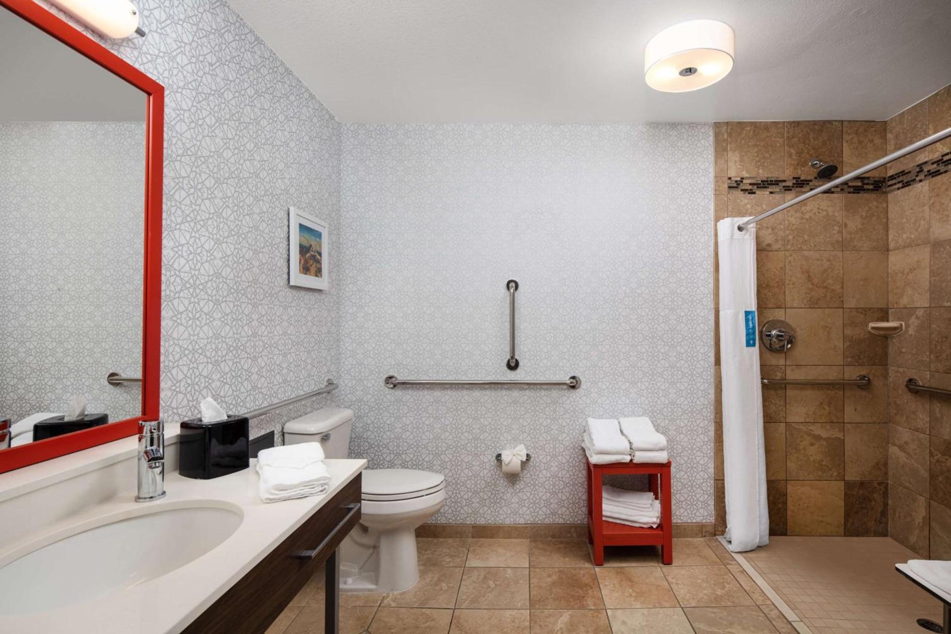Hampton Inn Medford photo 7