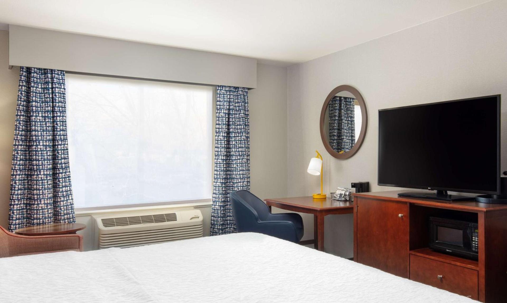 Hampton Inn Medford photo 18