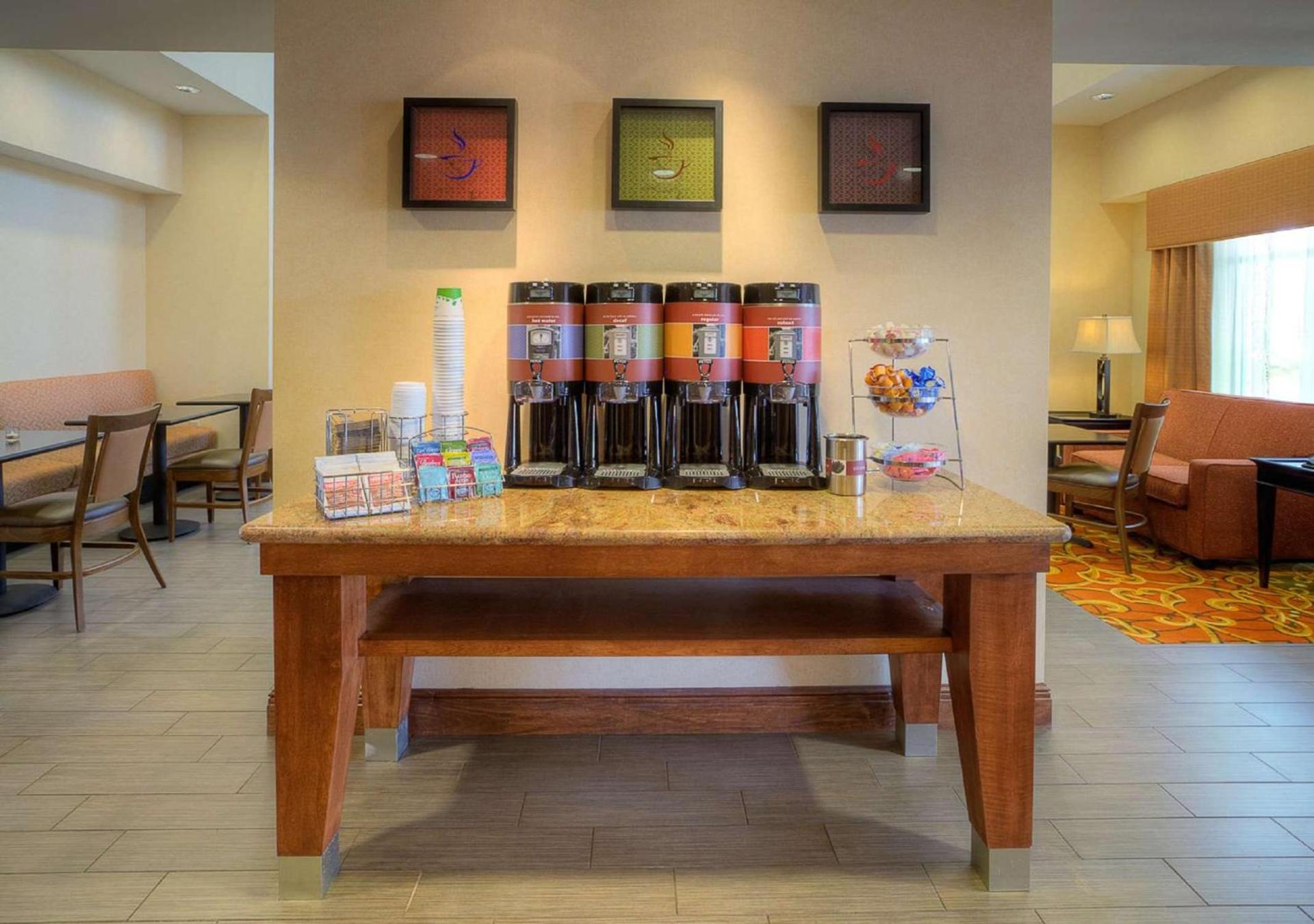 Hampton Inn & Suites McAllen photo 10
