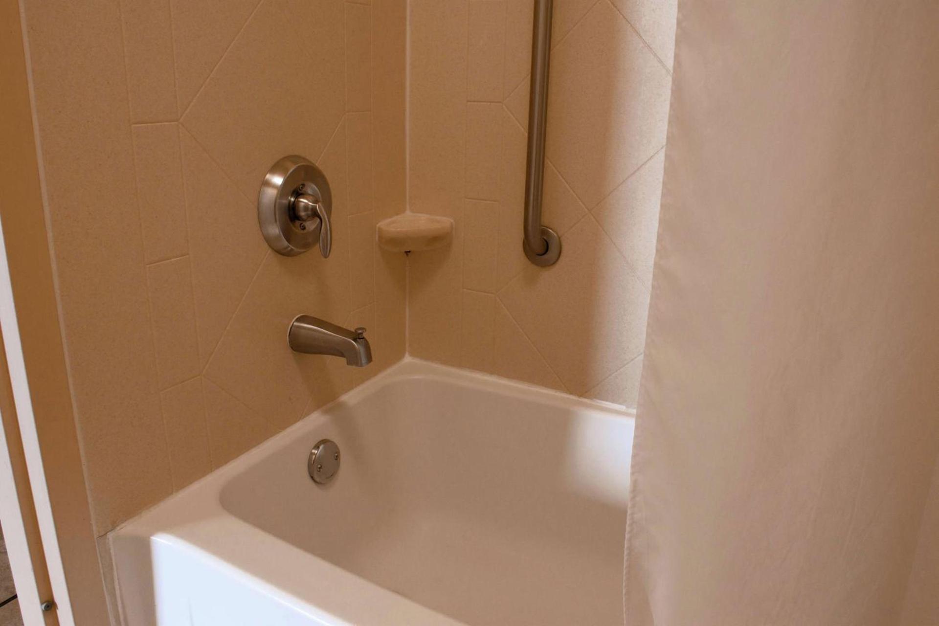 Hampton Inn Montgomery-South-Airport photo 26